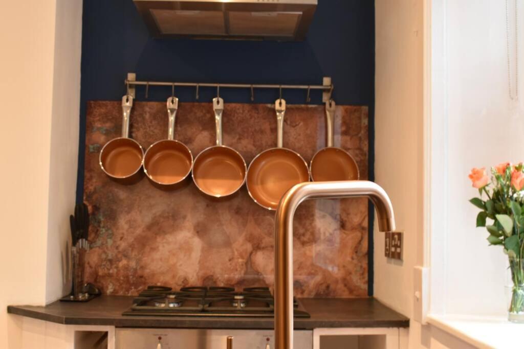 The Cheltenham, stylish 1-bed Victorian apartment view 5