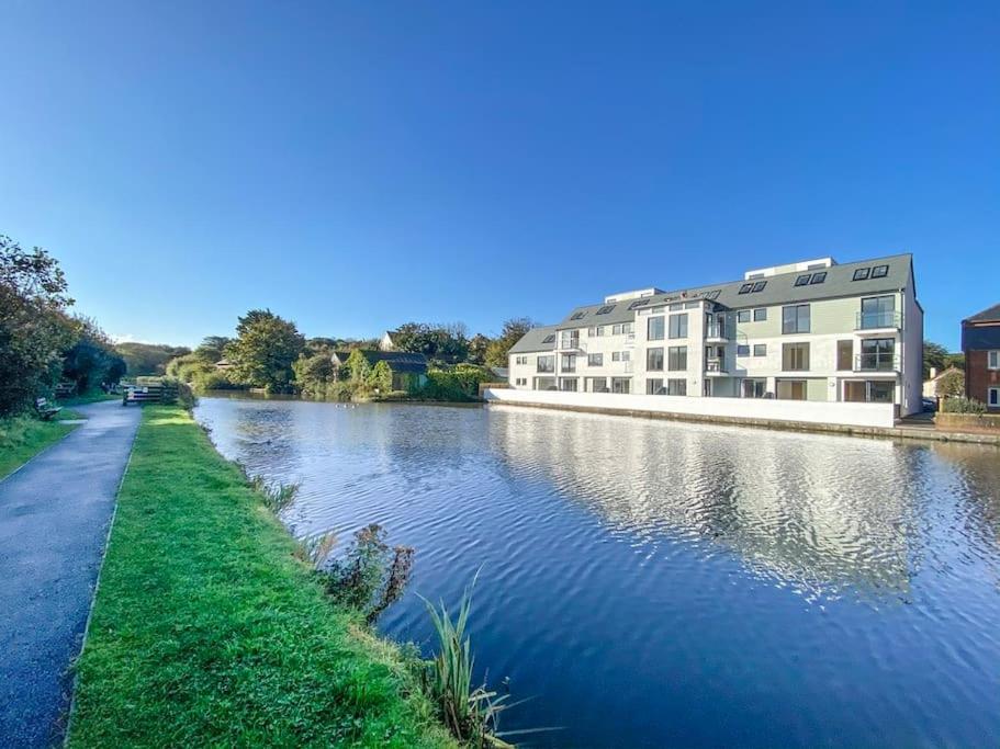 Canalside Bude view 2