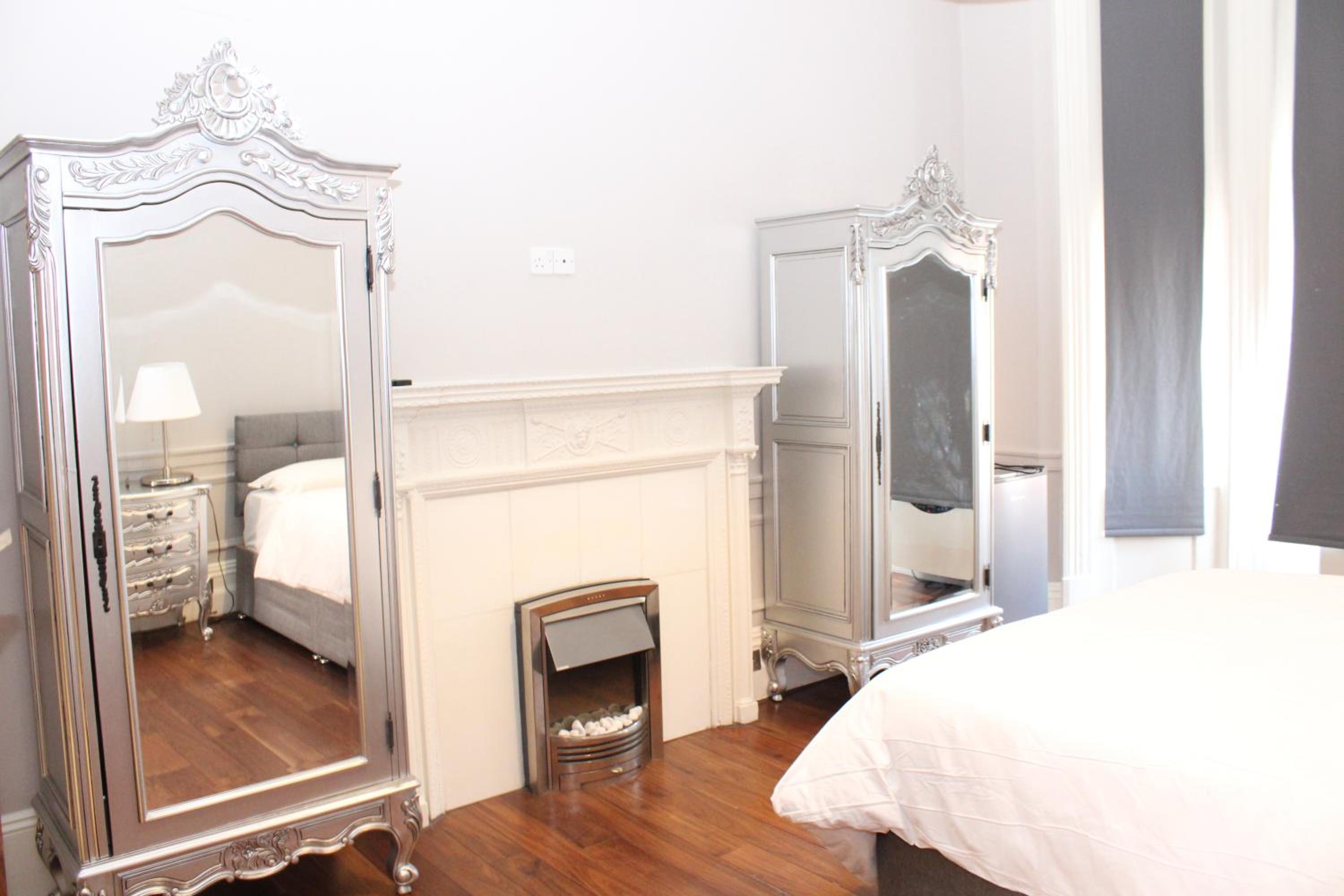Sloane Square Apartments