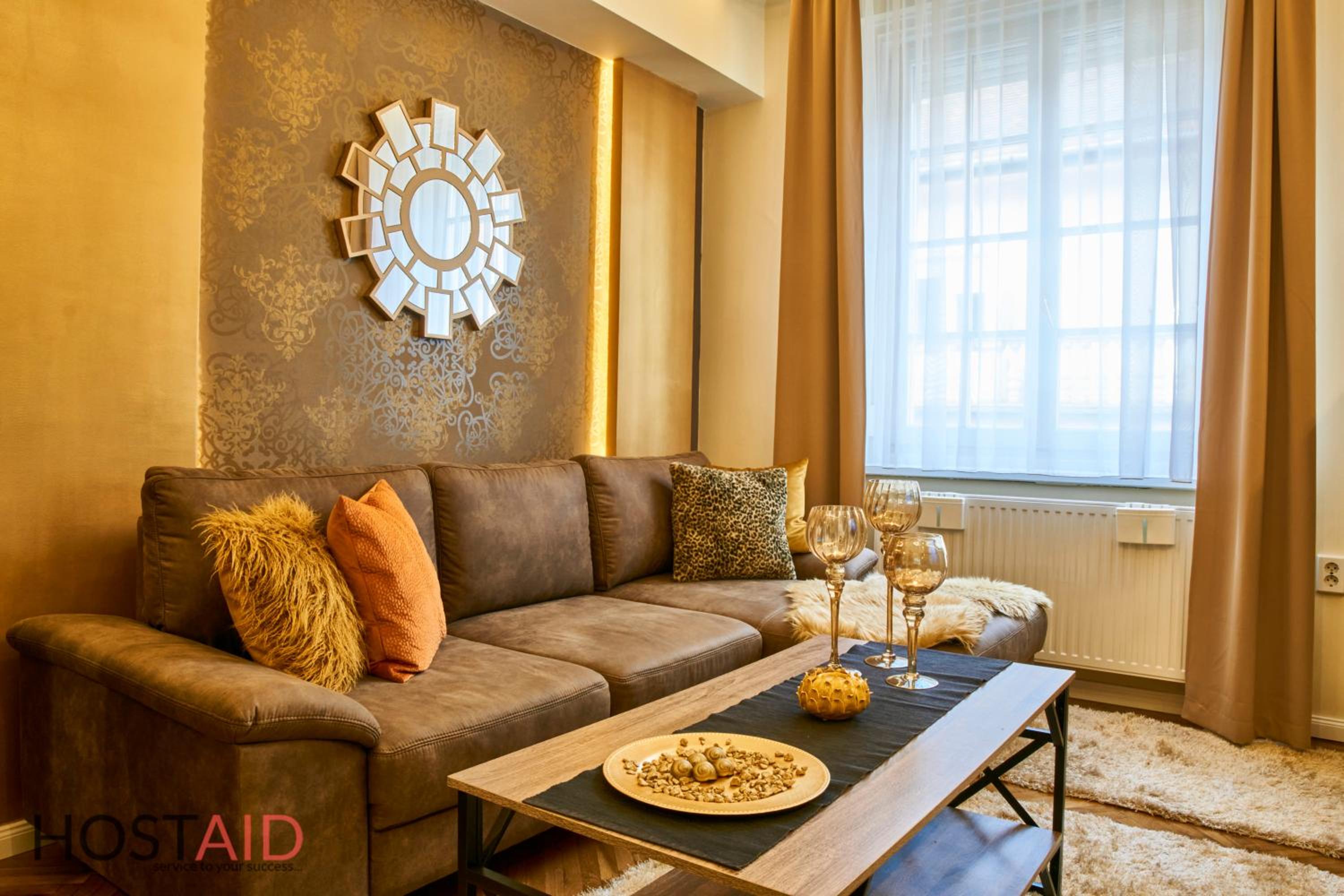 R7 Design Apartment - hostAID