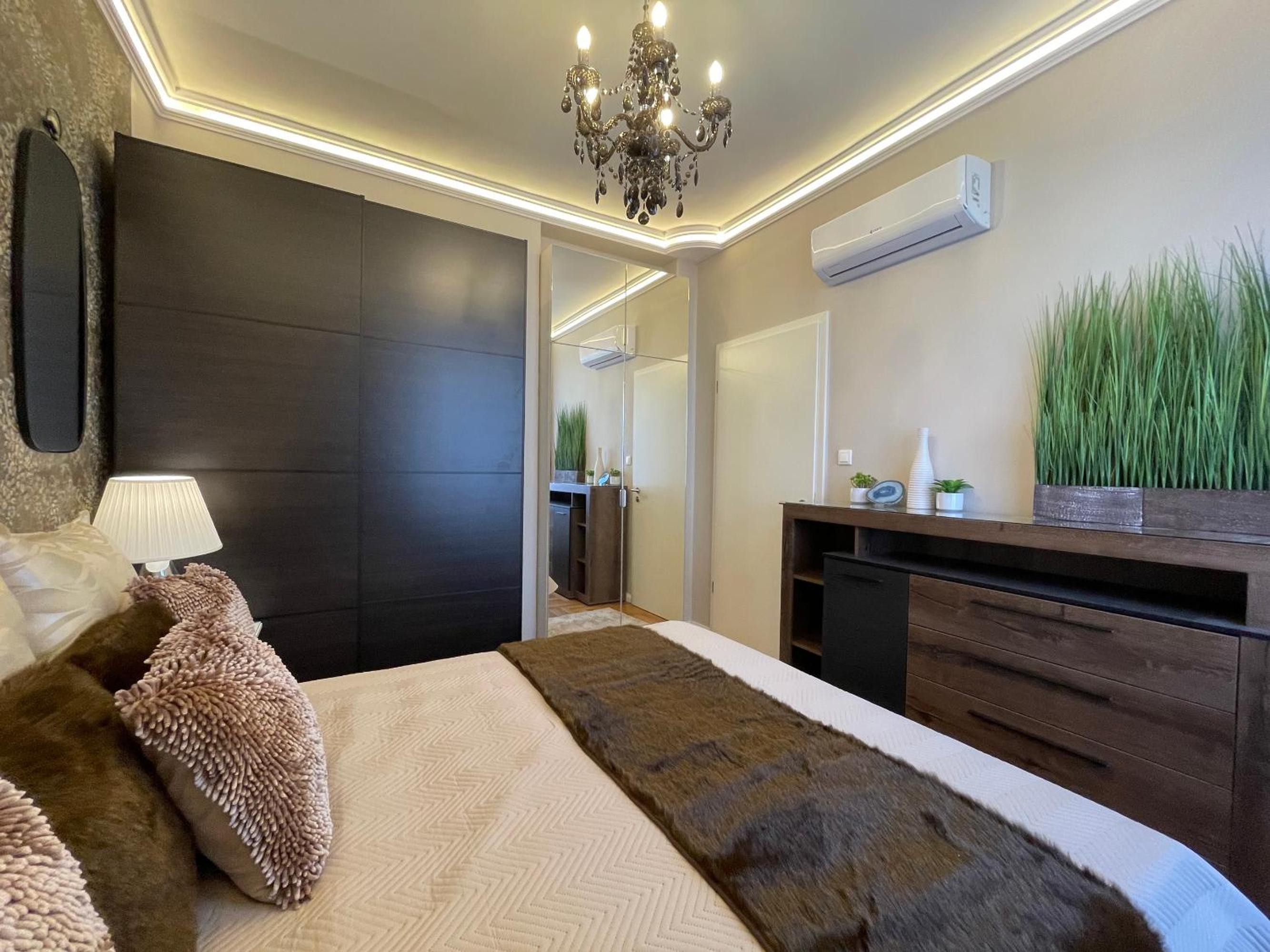 R7 Design Apartment - hostAID