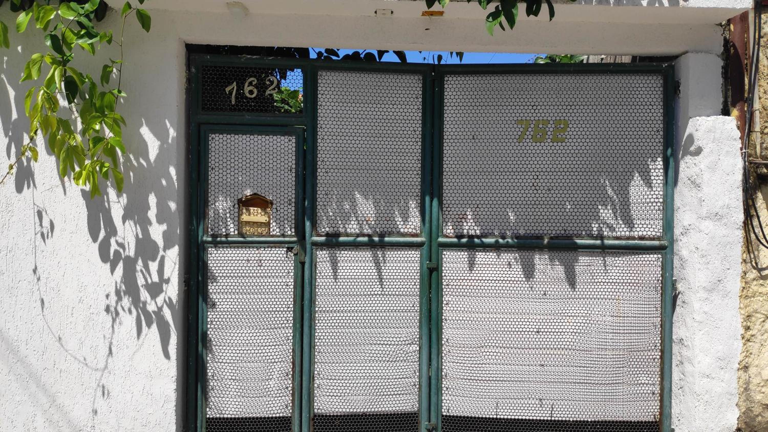 Flat com portão na Praia