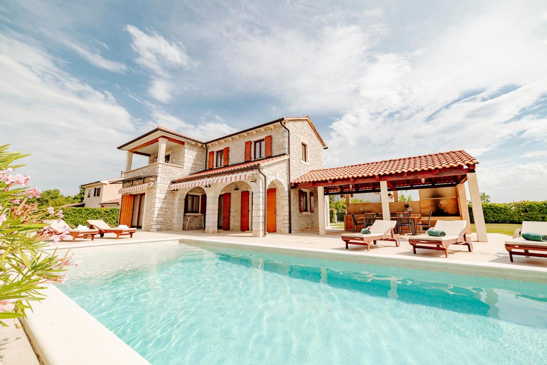 Villa Begonia mit privatem Saltwater Pool