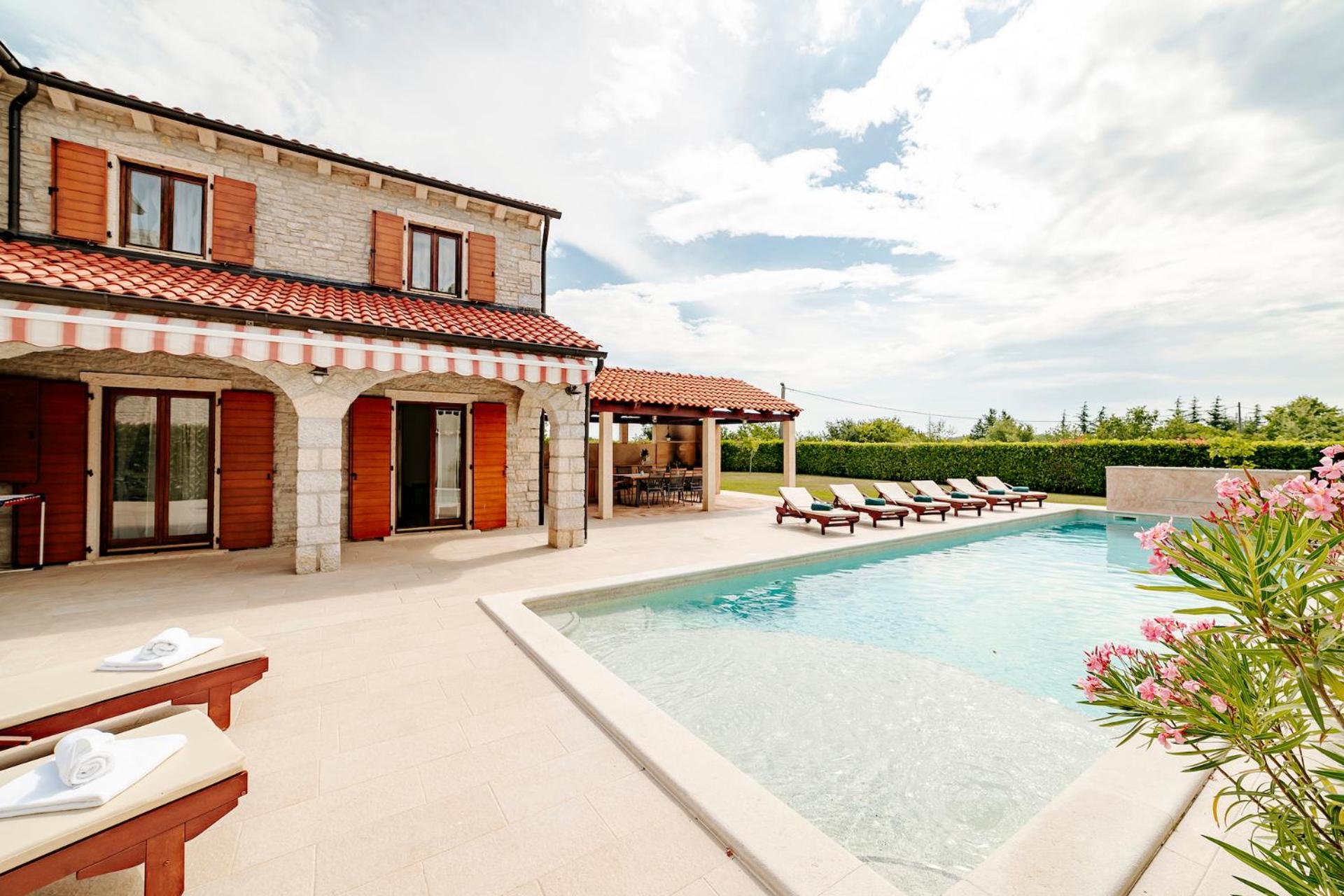 Villa Begonia mit privatem Saltwater Pool