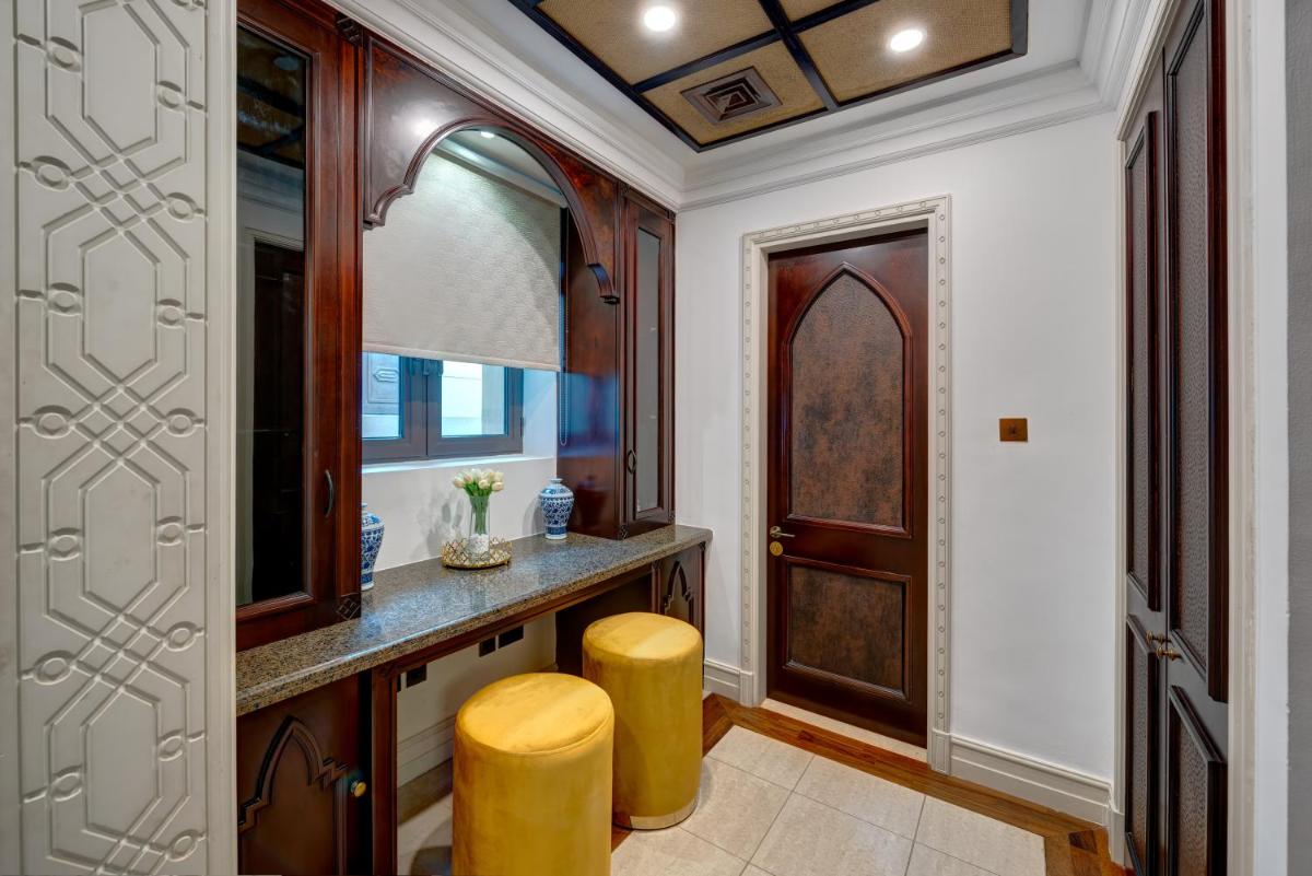 Durrani Homes - Unique Garden Apt at Souk Al Bahar besides Dubai Mall & Burjkhalifa with private jaccuzi
