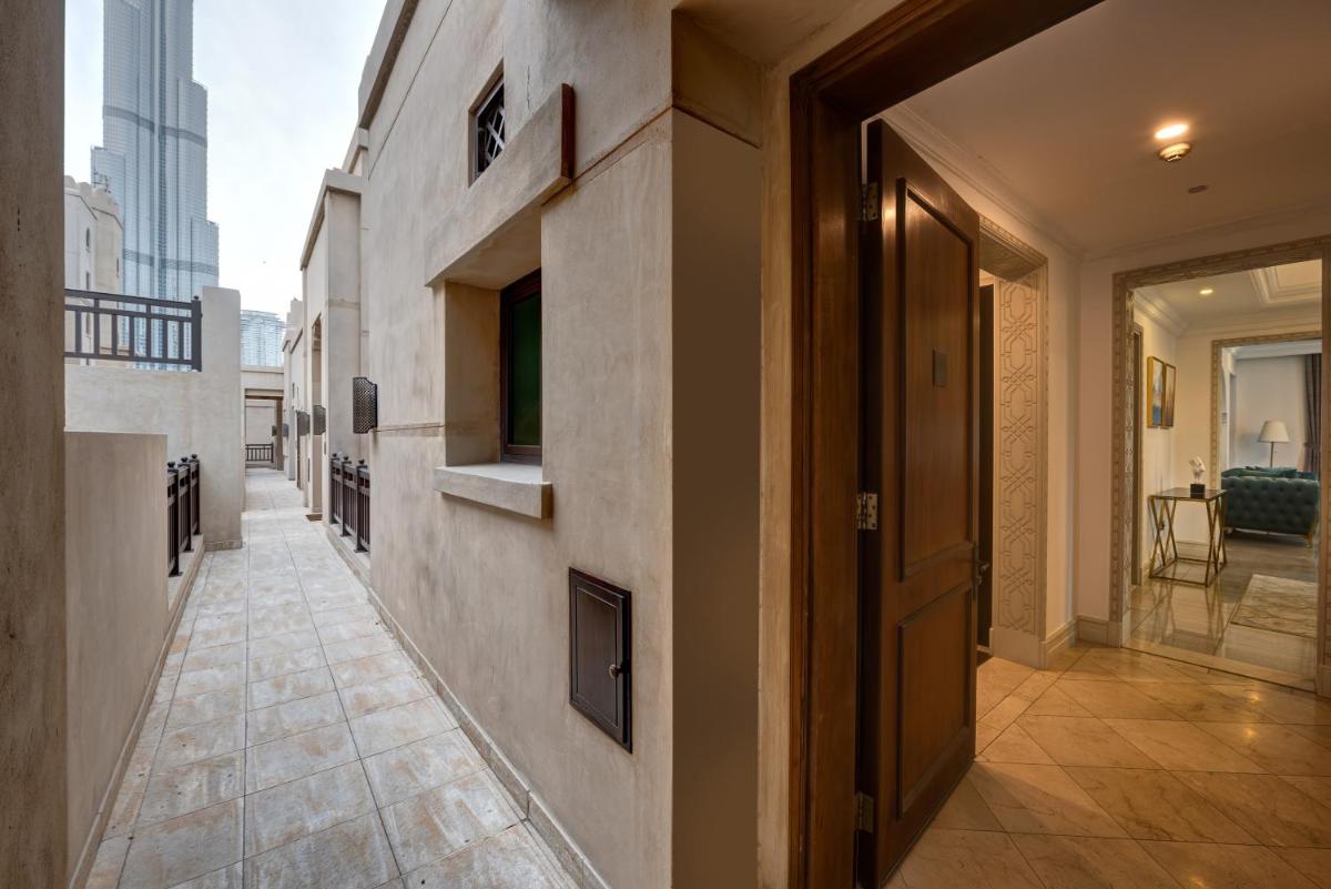 Durrani Homes - Unique Garden Apt at Souk Al Bahar besides Dubai Mall & Burjkhalifa with private jaccuzi
