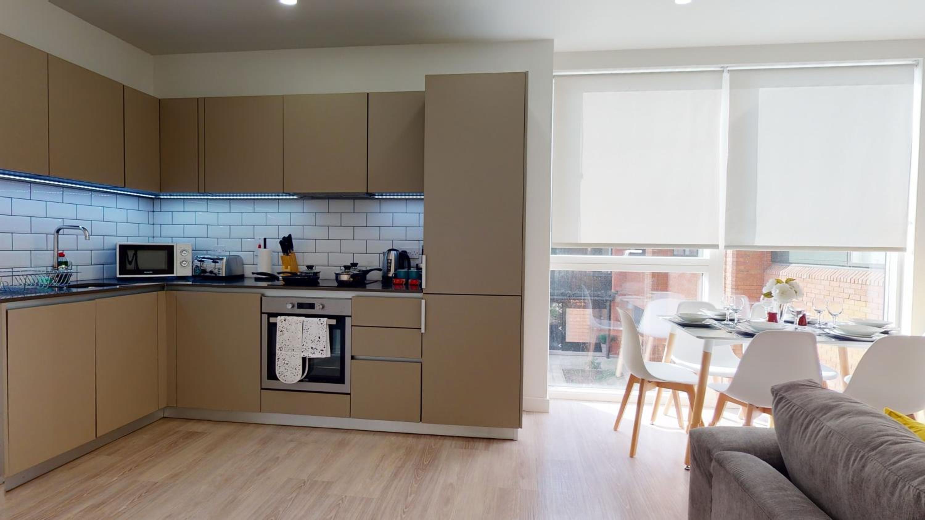 Luxury Apartment - Town Centre North Stevenage view 3