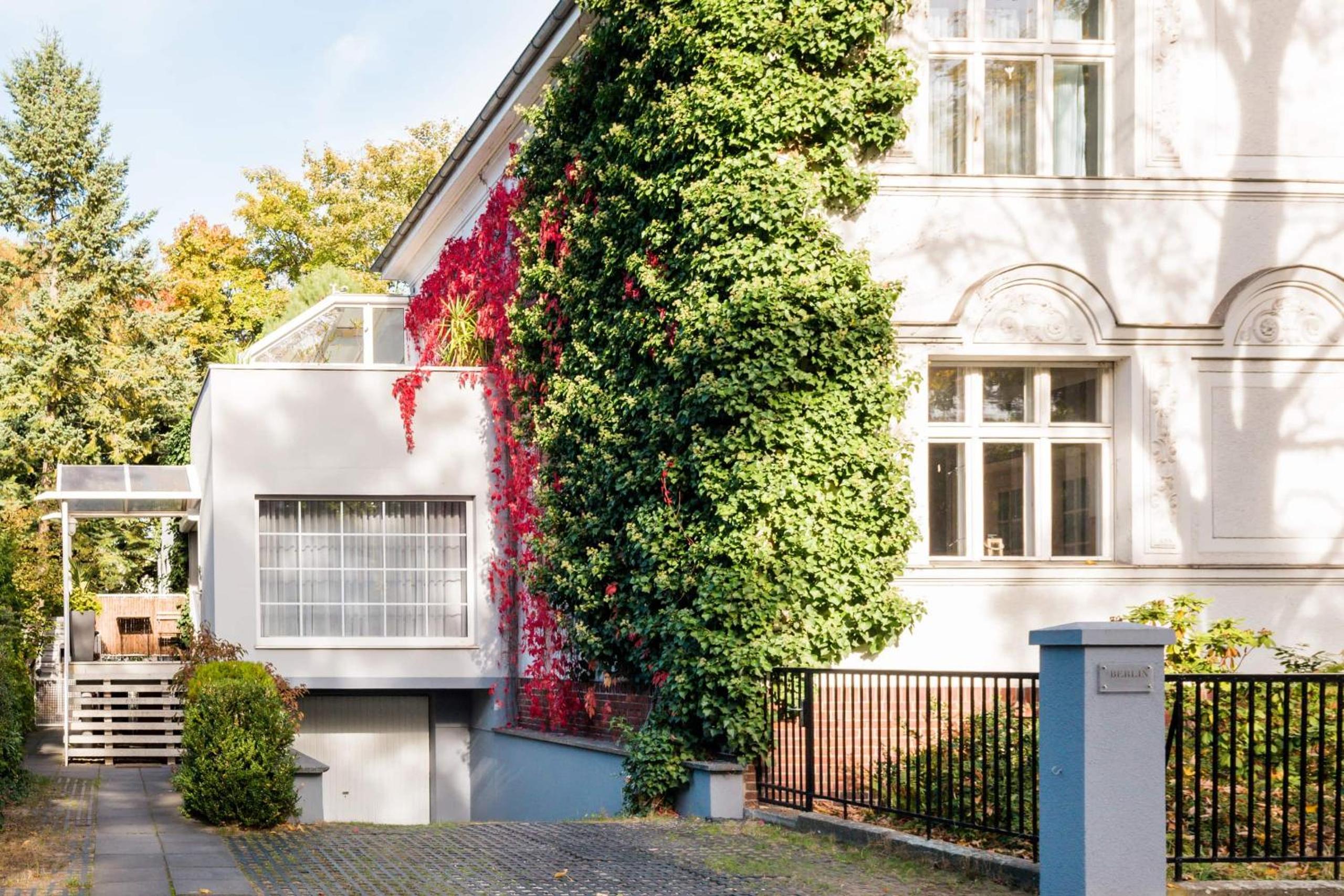 The Berlin Getaway / 80qm in Berlin's Historic Diplomatic Quarter