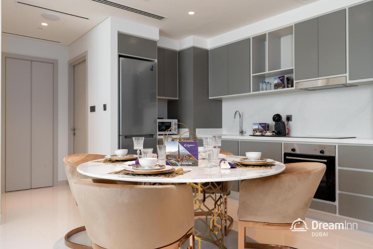 Dream Inn Apartments - Sunrise Bay Beach Front