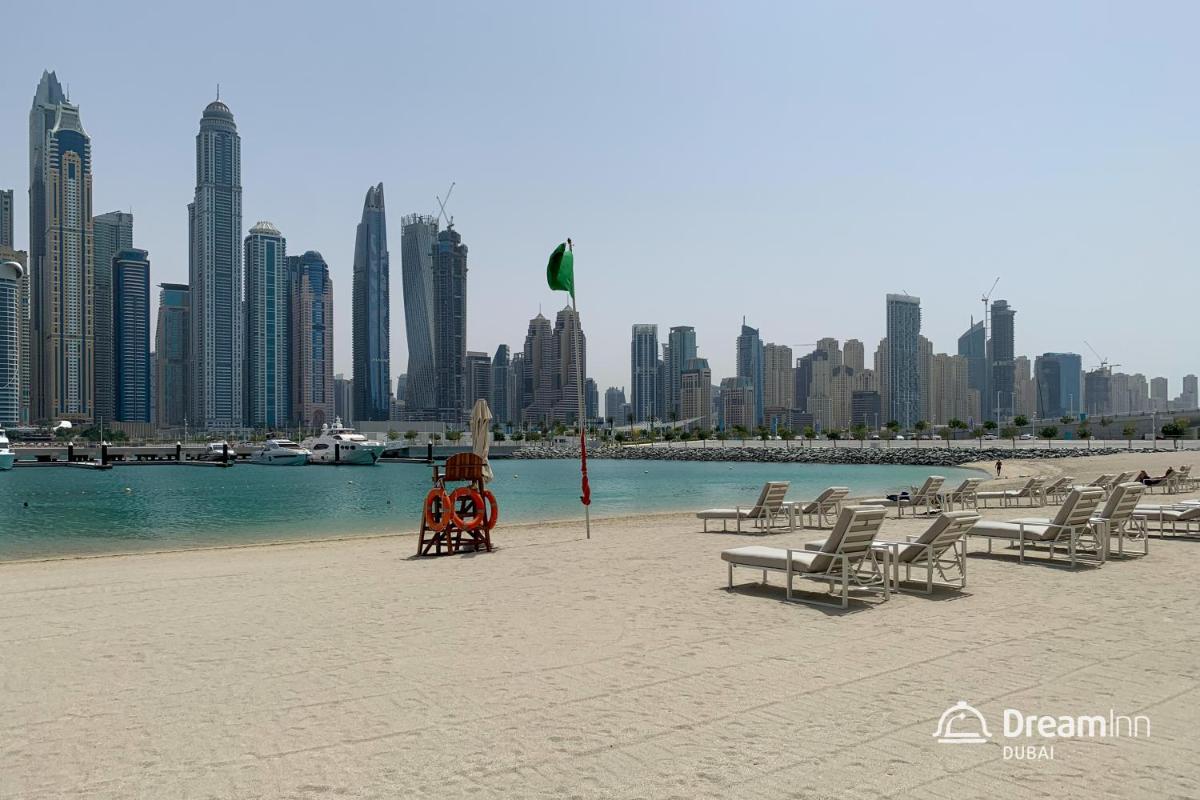Dream Inn Apartments - Sunrise Bay Beach Front
