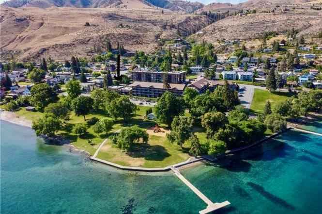 Next to Lake, Pool, 10 Acre Park, 1 Mile to Town, Best Prices