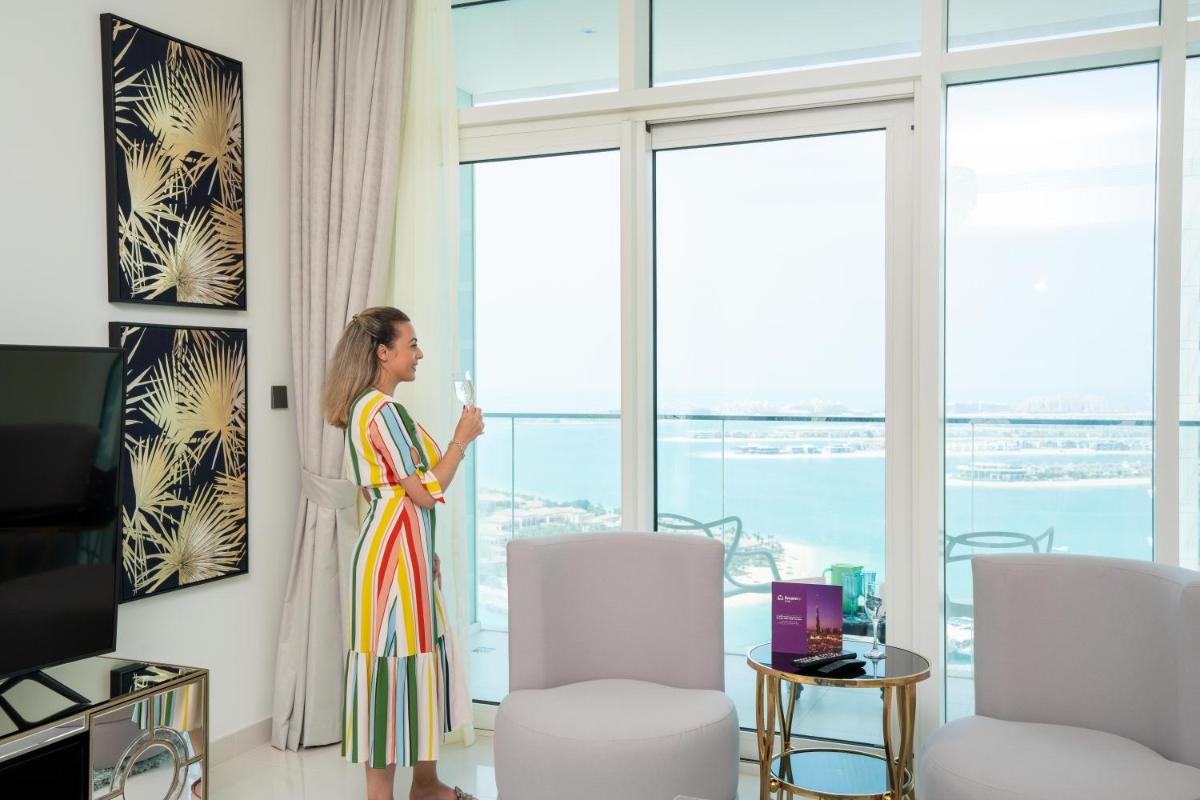 Dream Inn Apartments - Sunrise Bay Beach Front