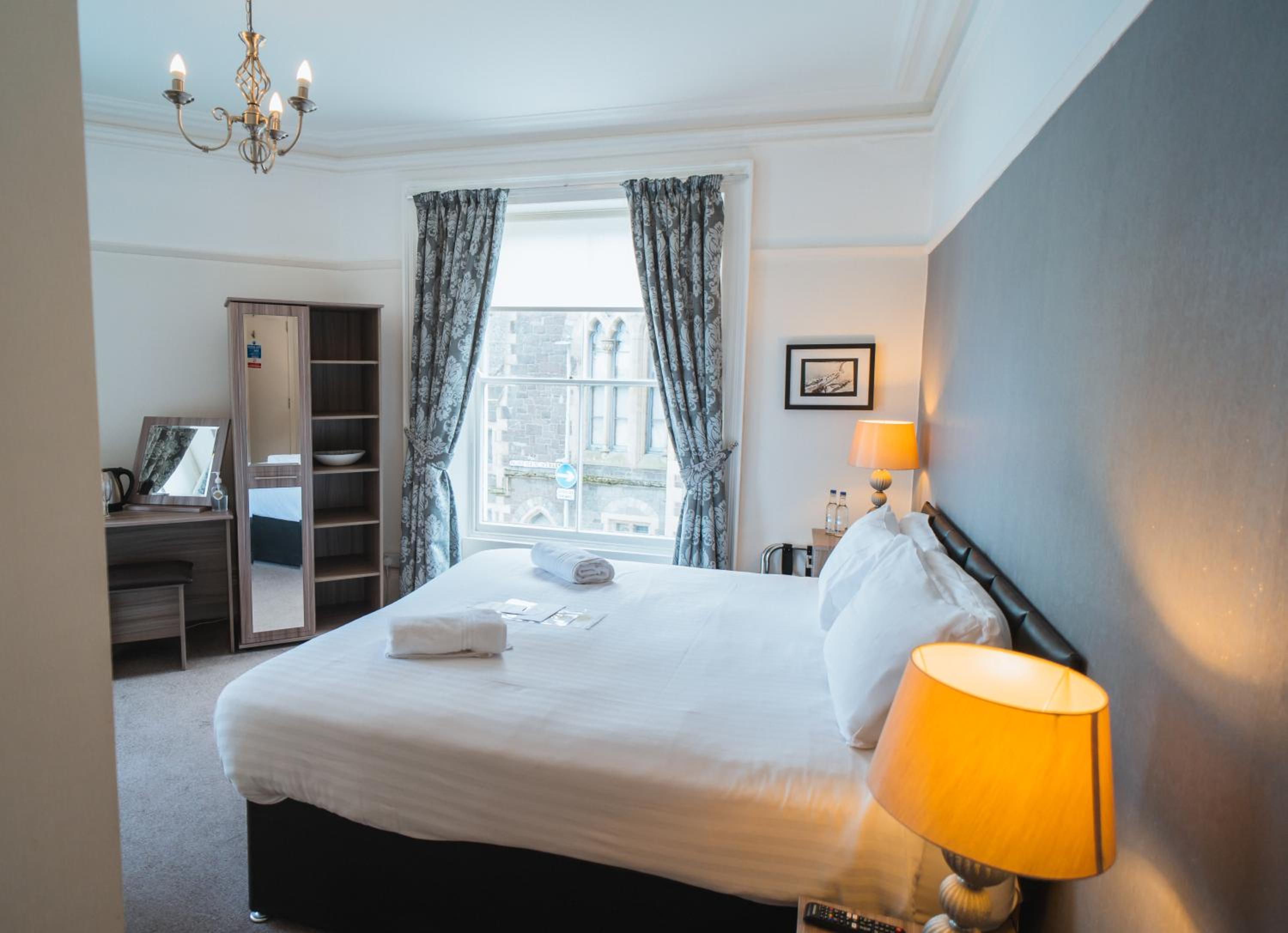 Johnny Dough's Conwy with Rooms