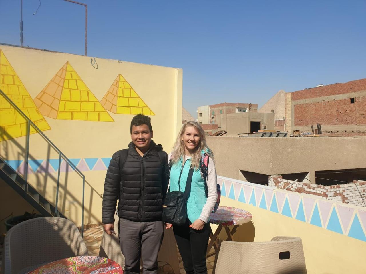 Jana Pyramids view inn