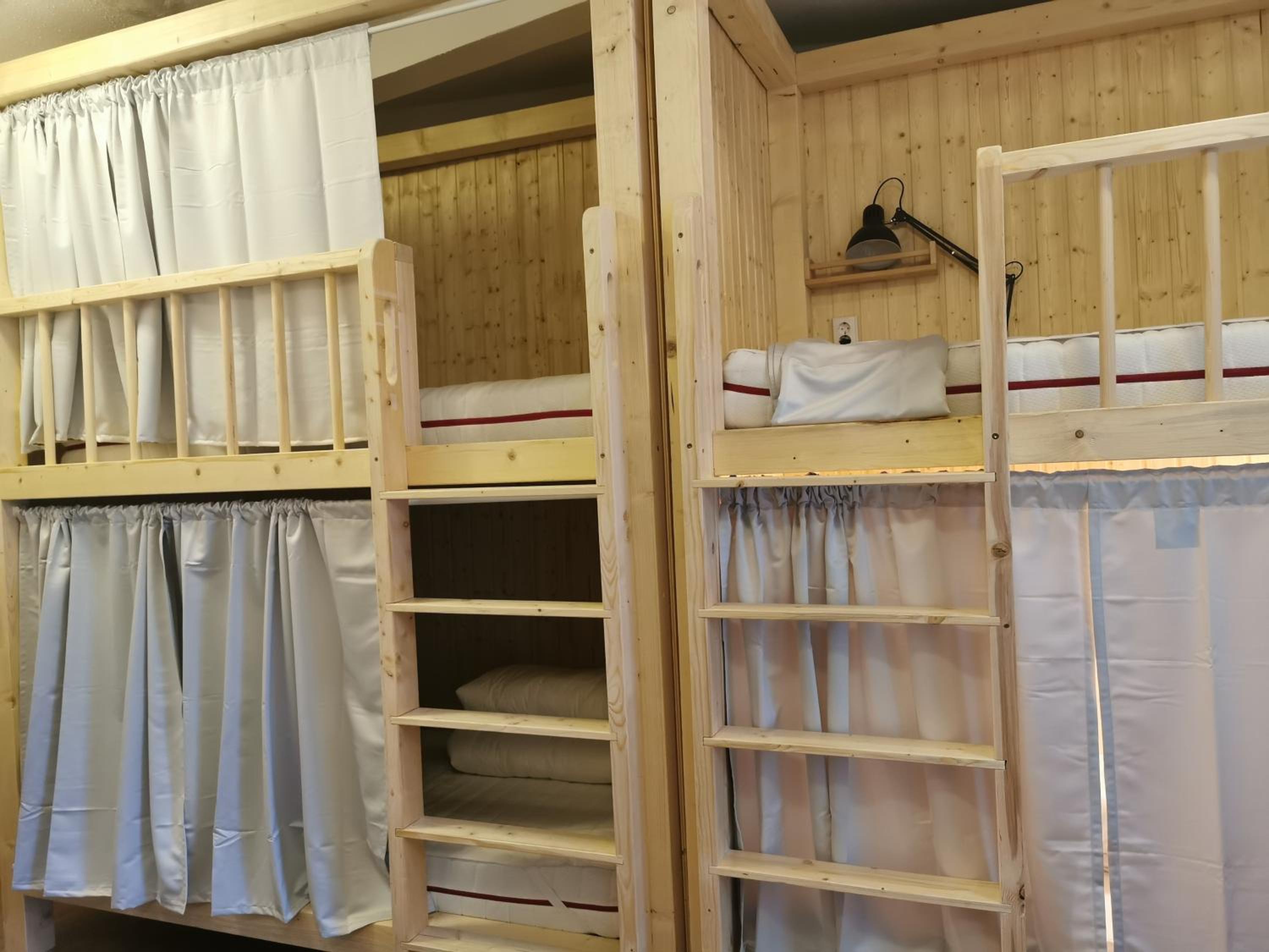 7brunnen Hostel Beds & Rooms