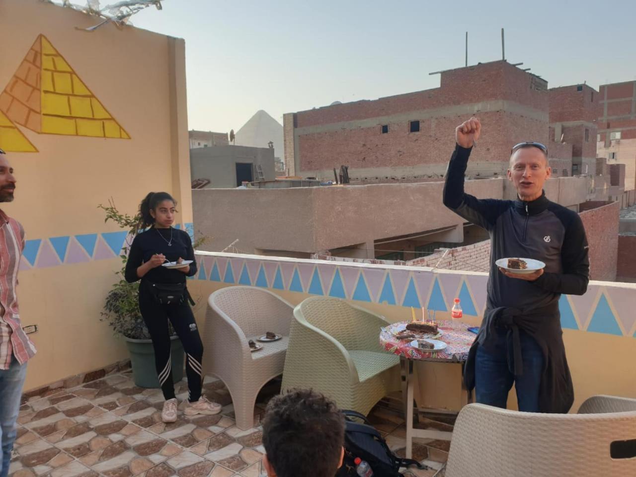 Jana Pyramids view inn