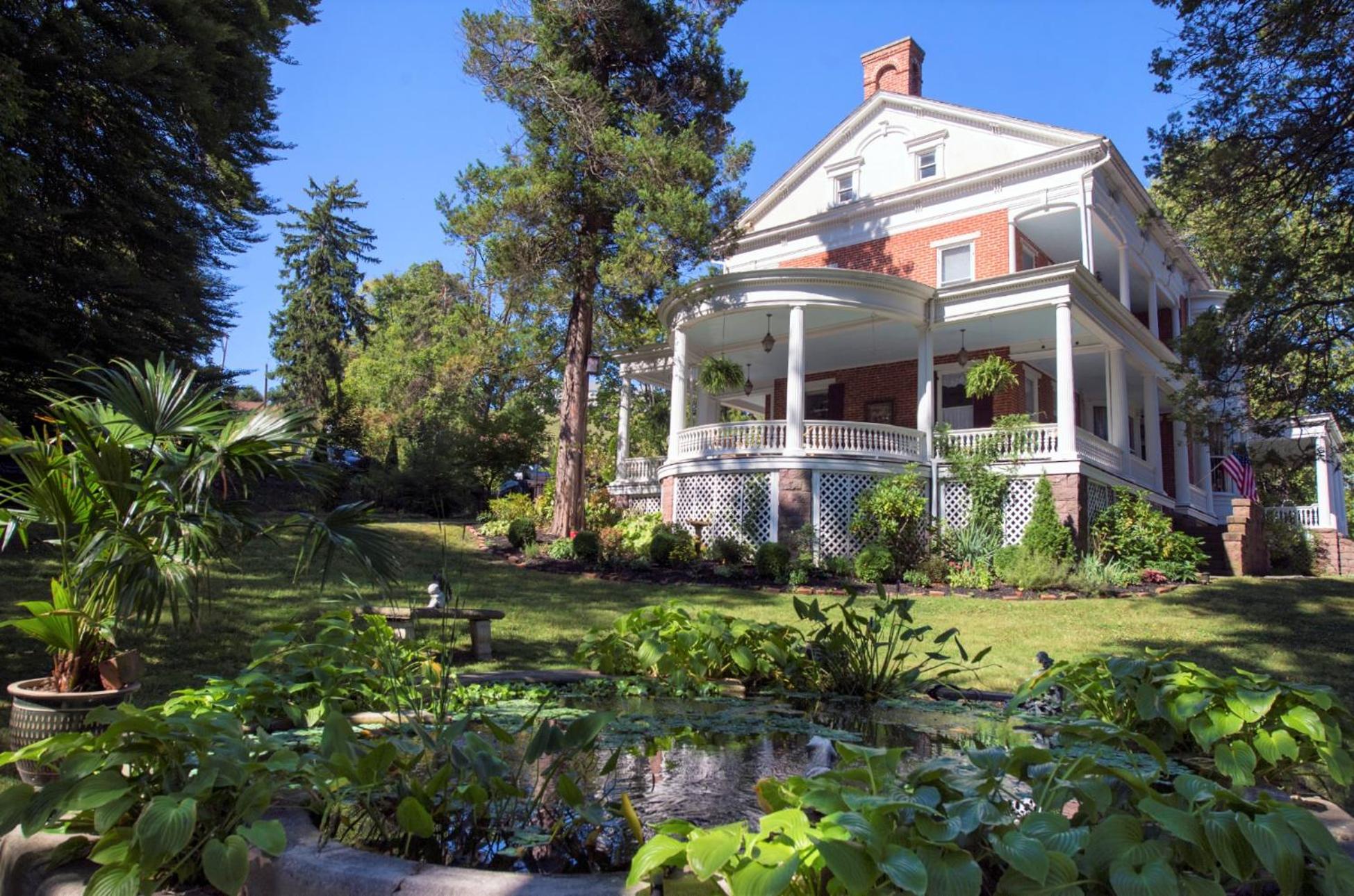 New York City Vacations - The Emig Mansion - Property Image 6