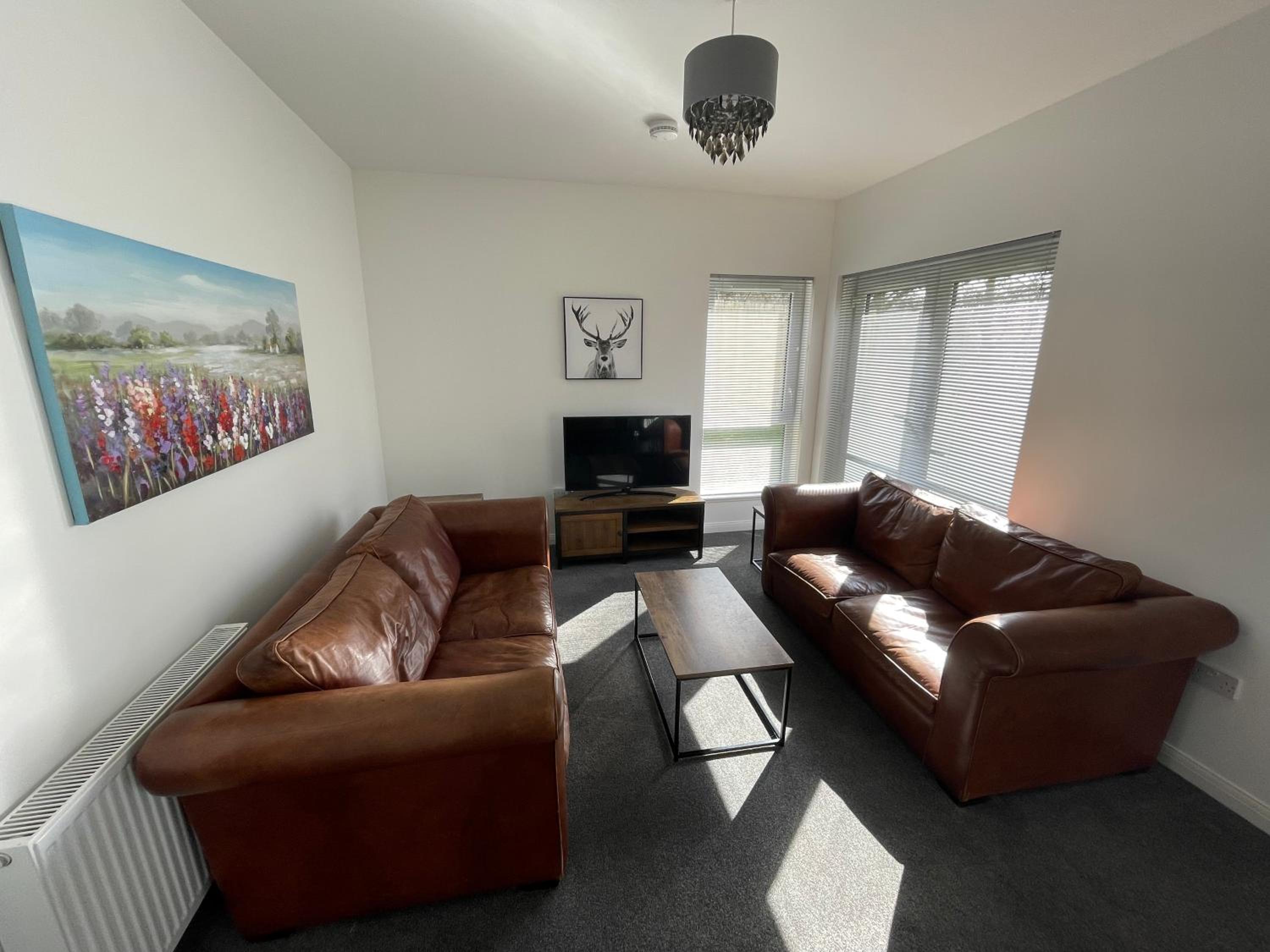 Atholl Place View, Luxury 2 bedroom, 2 bathroom apartment view 3