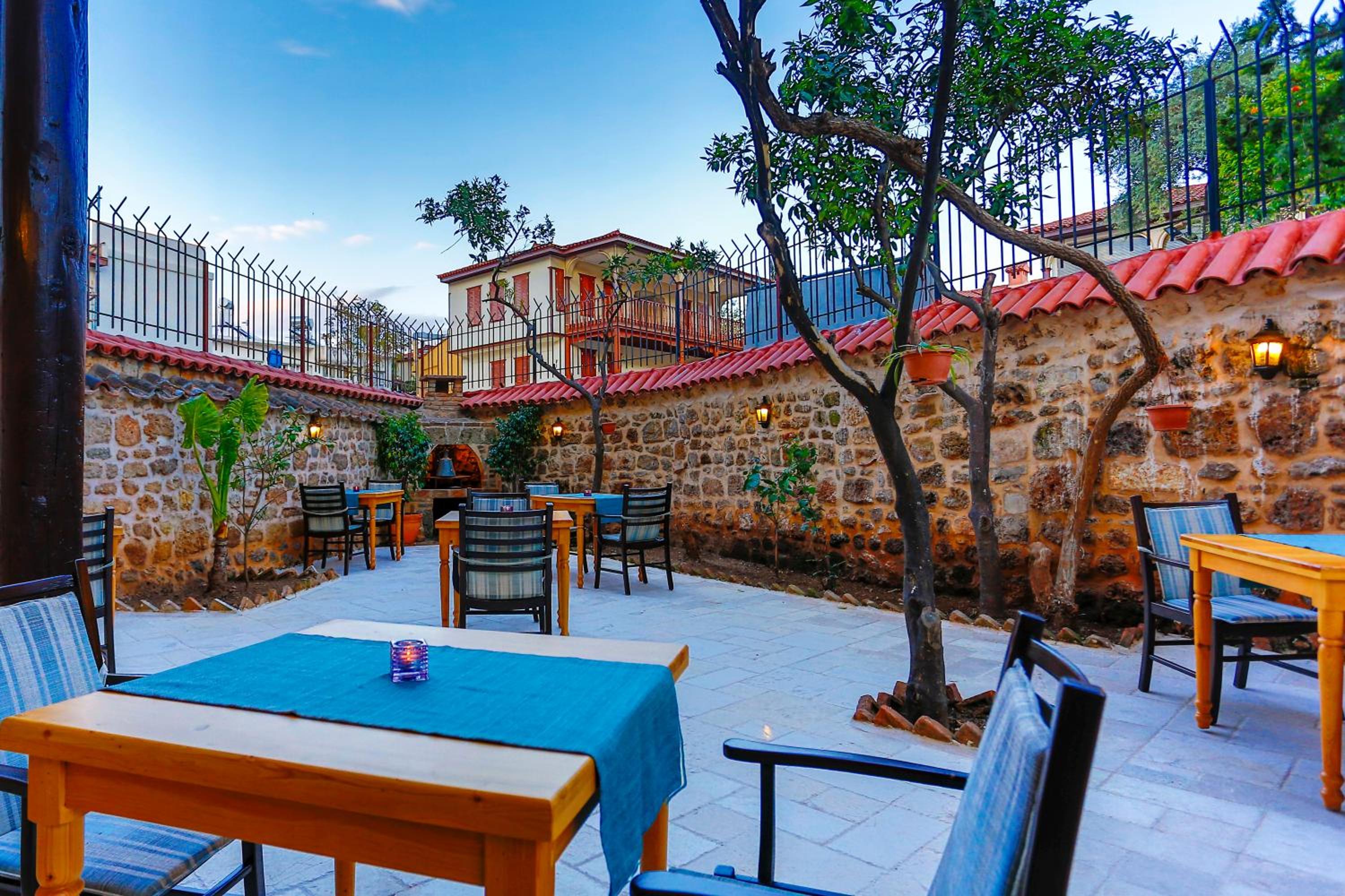 Atelya Art Hotel - Image 11