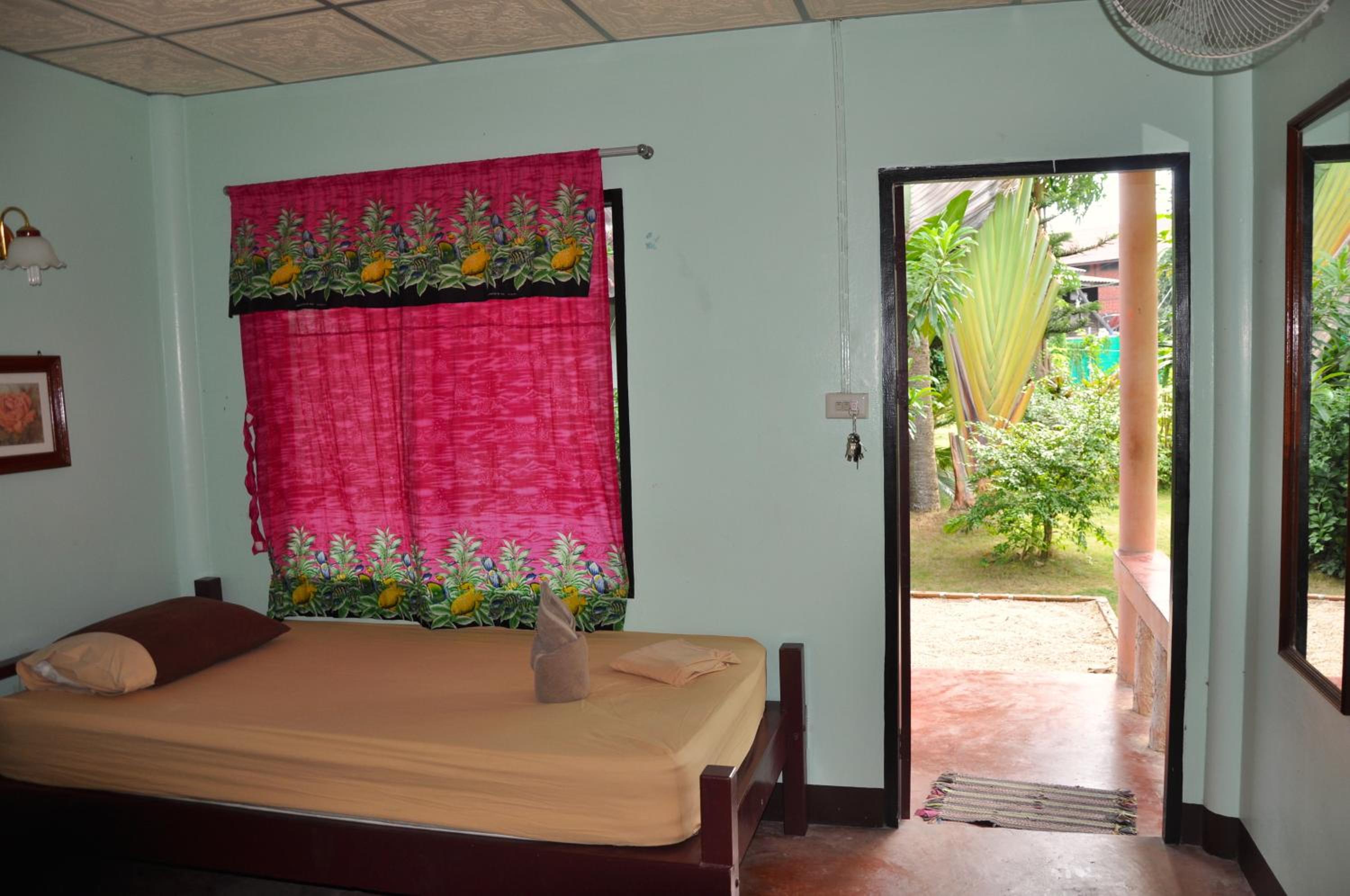 Coral Resort & Bungalows