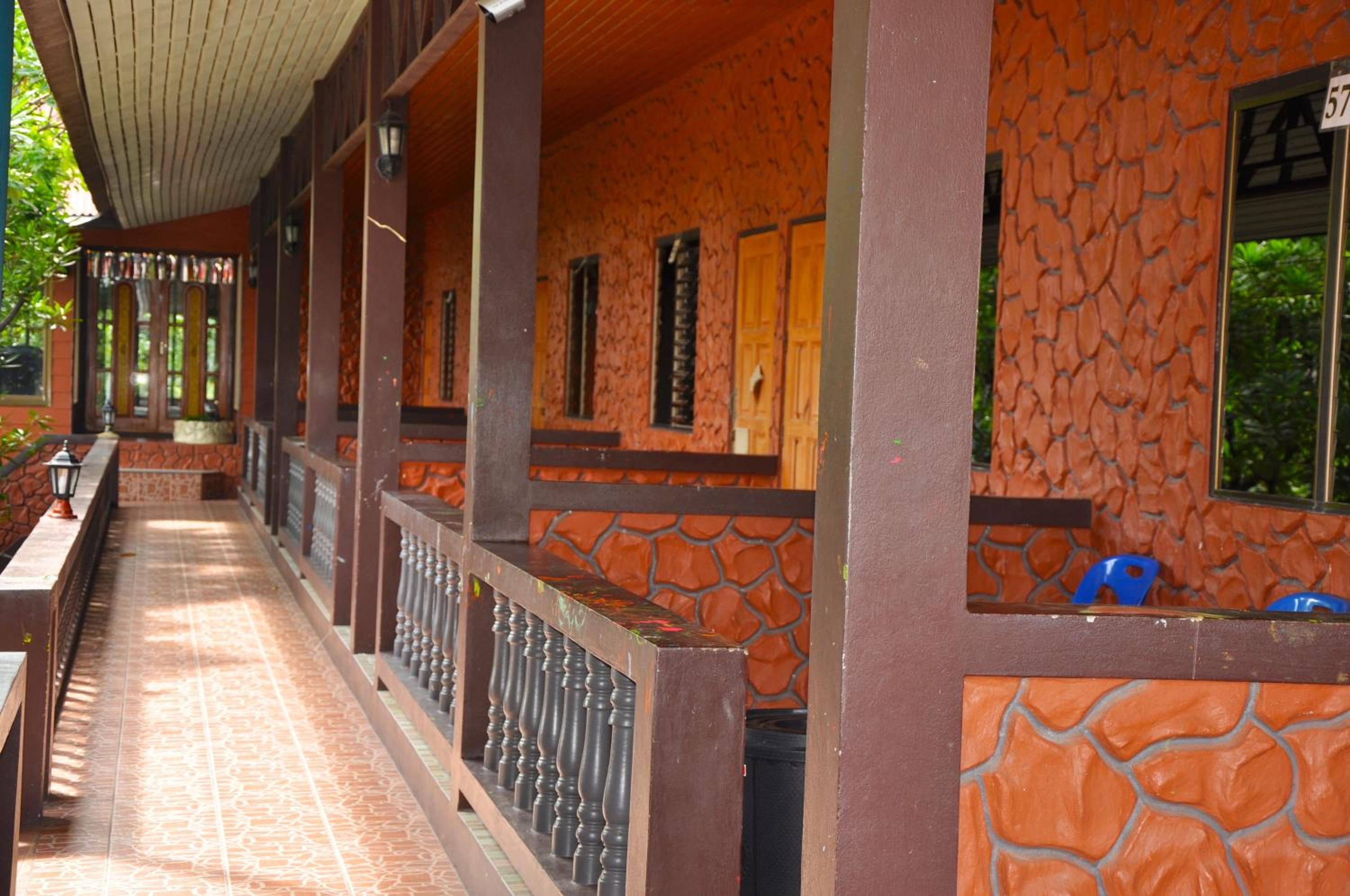 Coral Resort & Bungalows