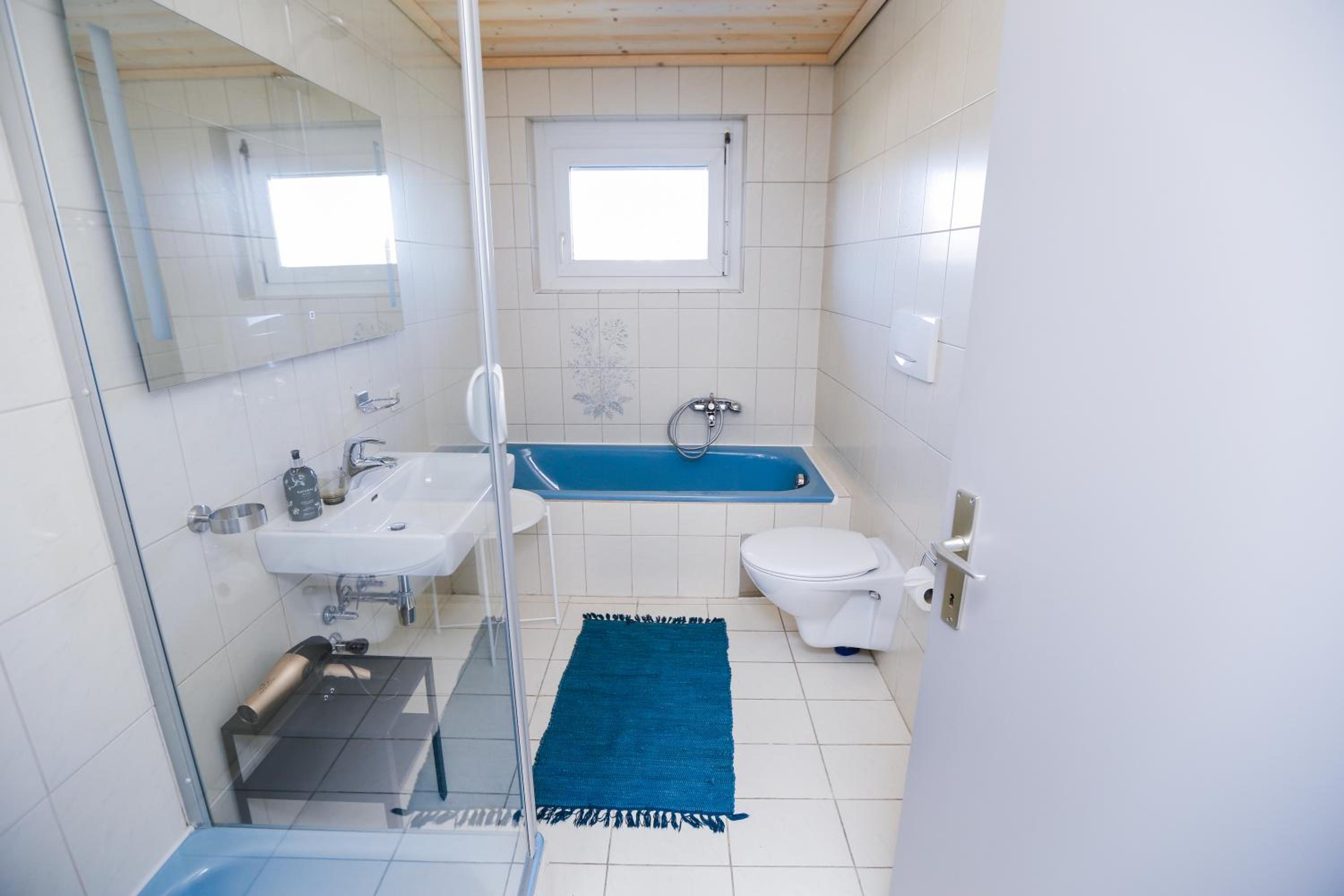 WOHNUNG OBERGESCHOSS mit 3 Schlafzimmer in ruhiger Gegend