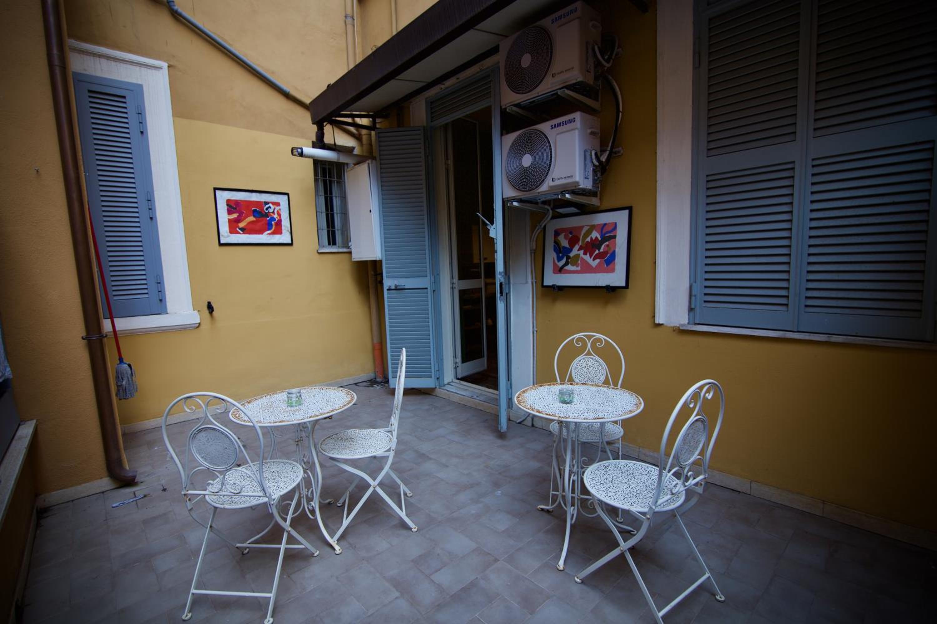 Home Art Colosseo