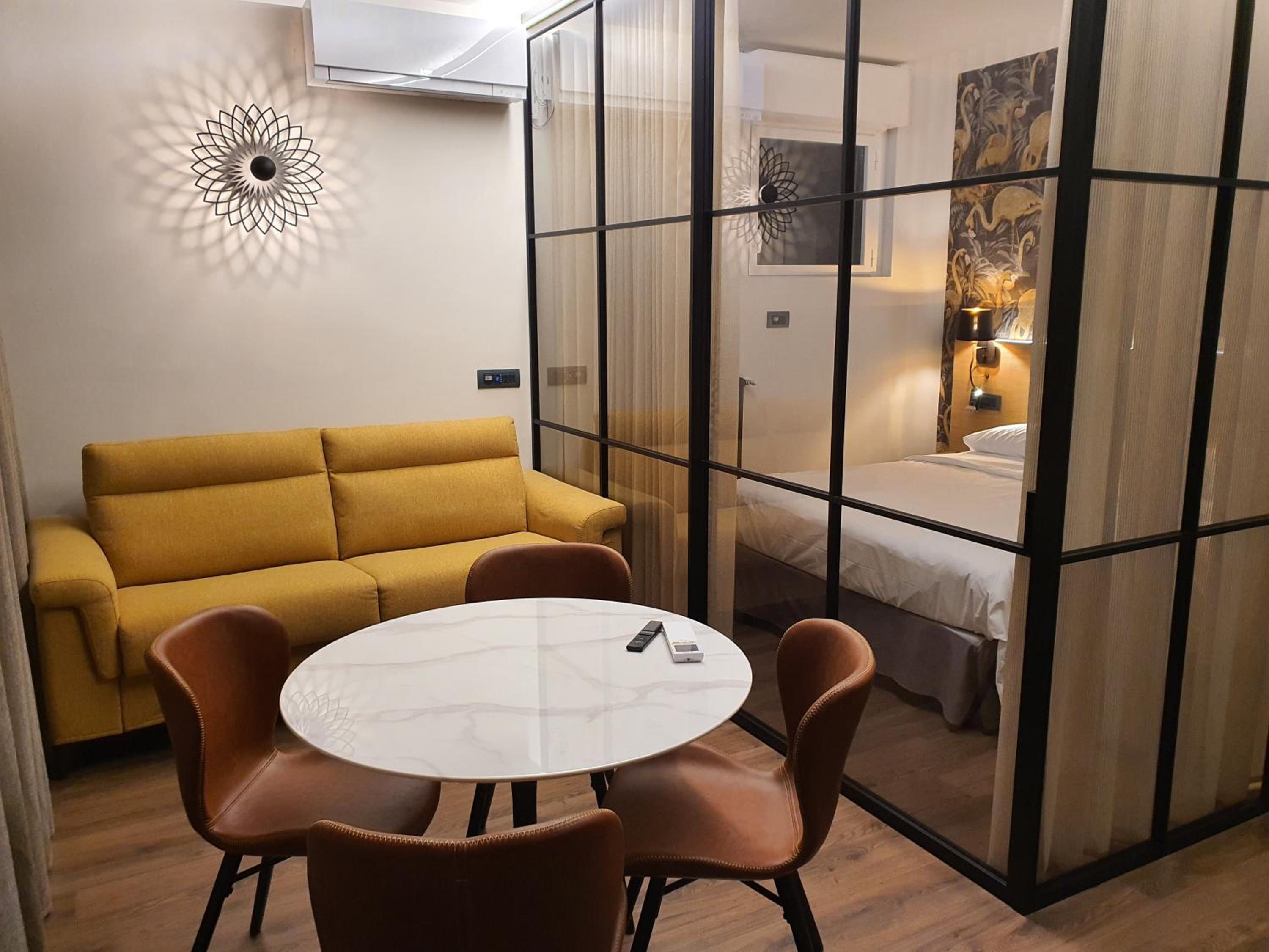 Porta Romana Gold Suite
