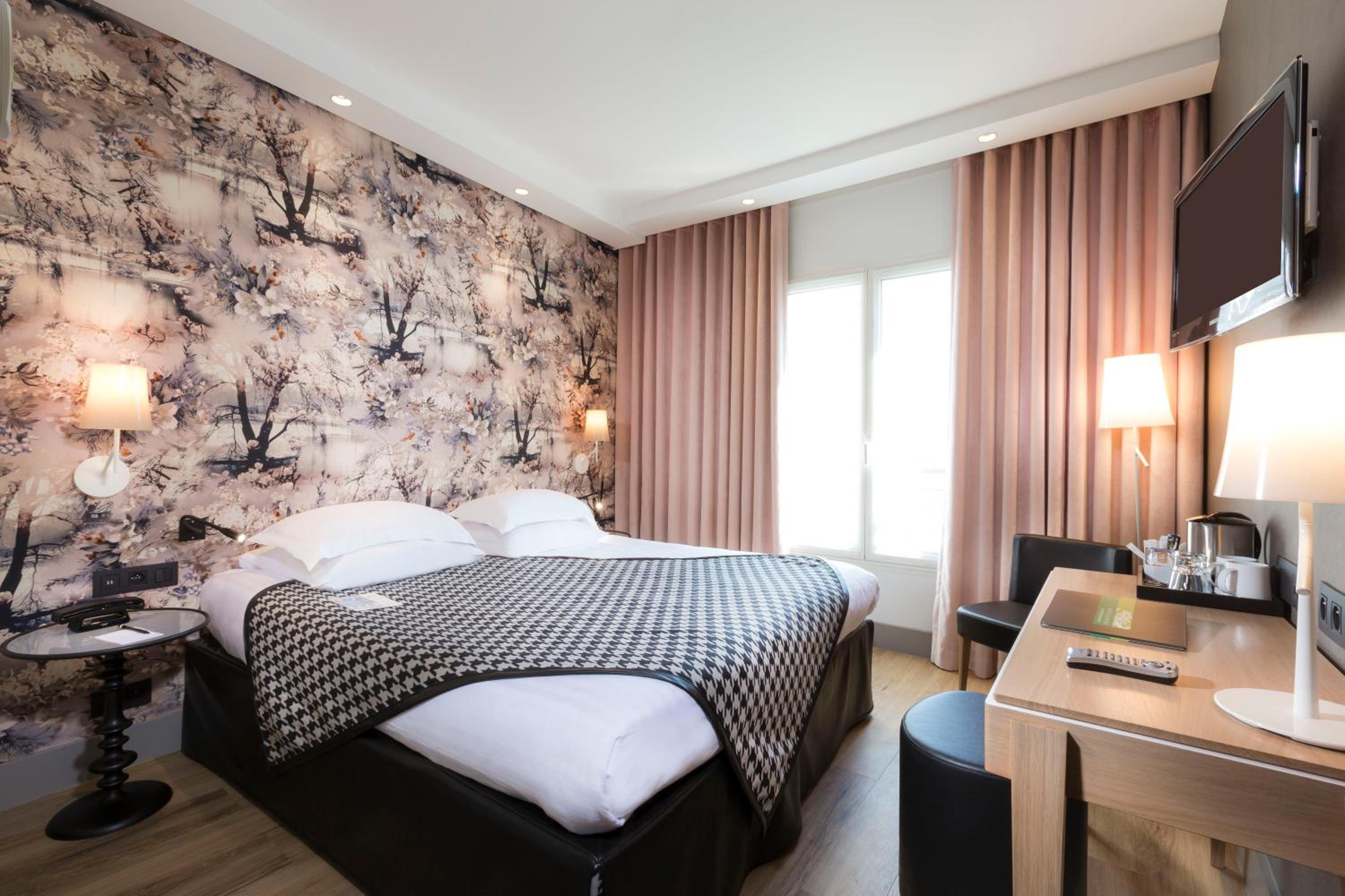 Boulogne-Billancourt Vacations - Hotel Acanthe - Boulogne Billancourt - Property Image 3