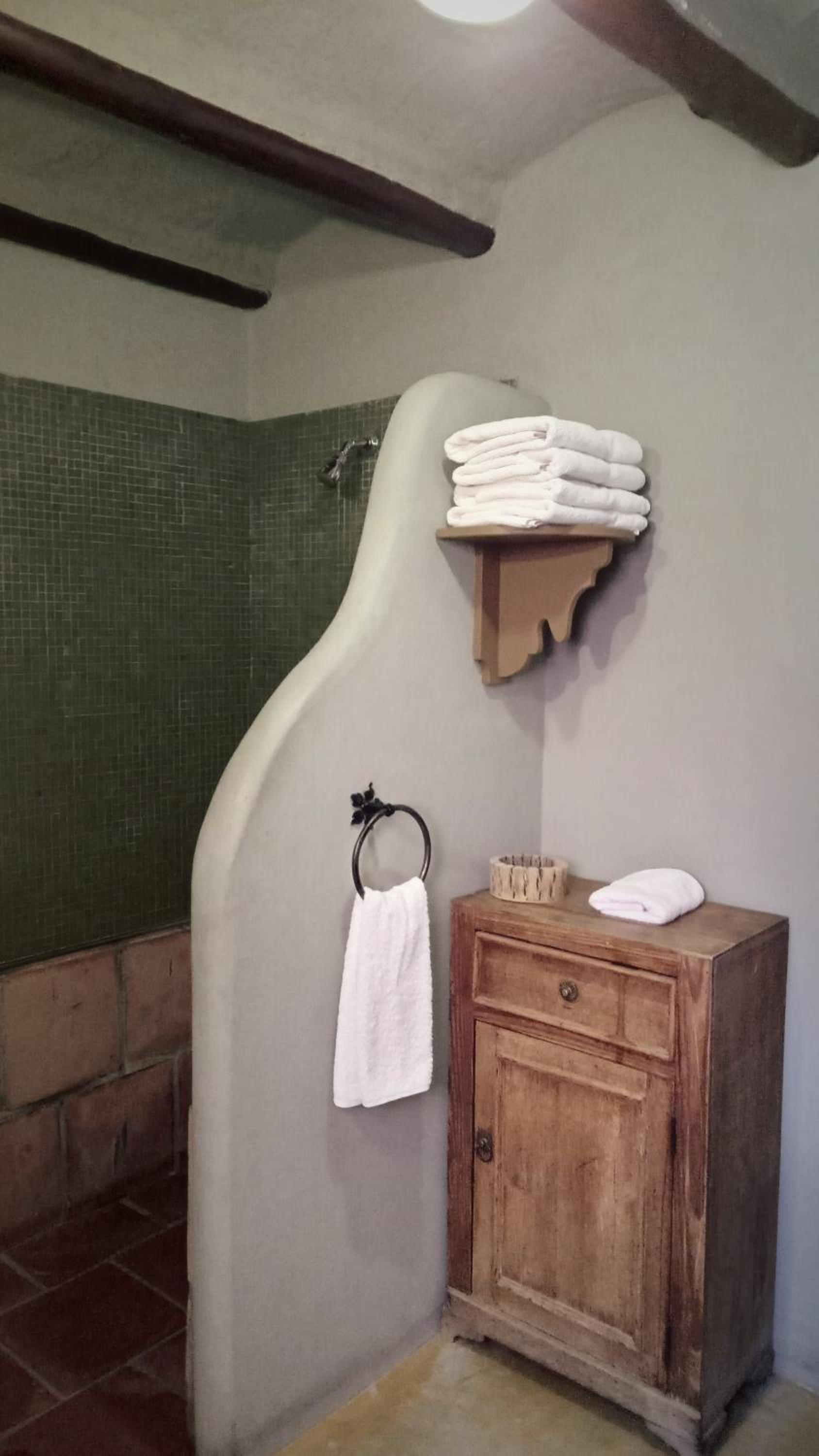 Miraluna Bodega Boutique