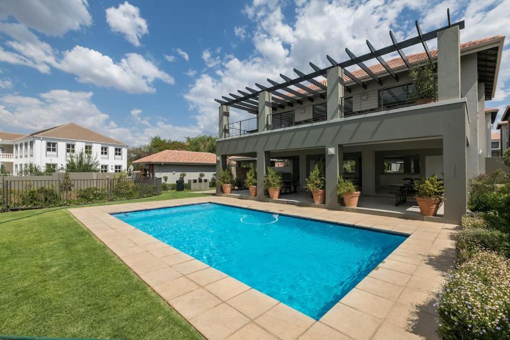 Nova Luxury Suites Fourways