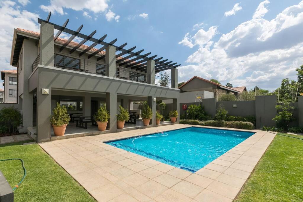 Nova Luxury Suites Fourways