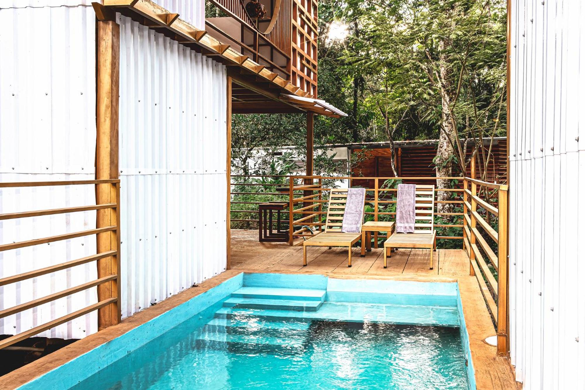 The Mimosas - Beautiful Unique Container Homes with Pool