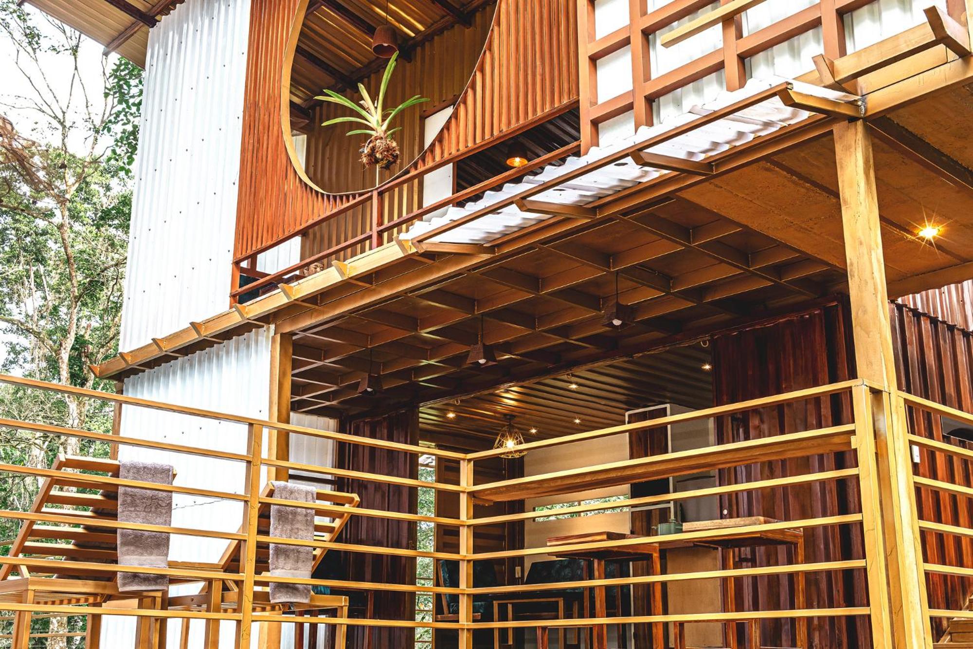The Mimosas - Beautiful Unique Container Homes with Pool