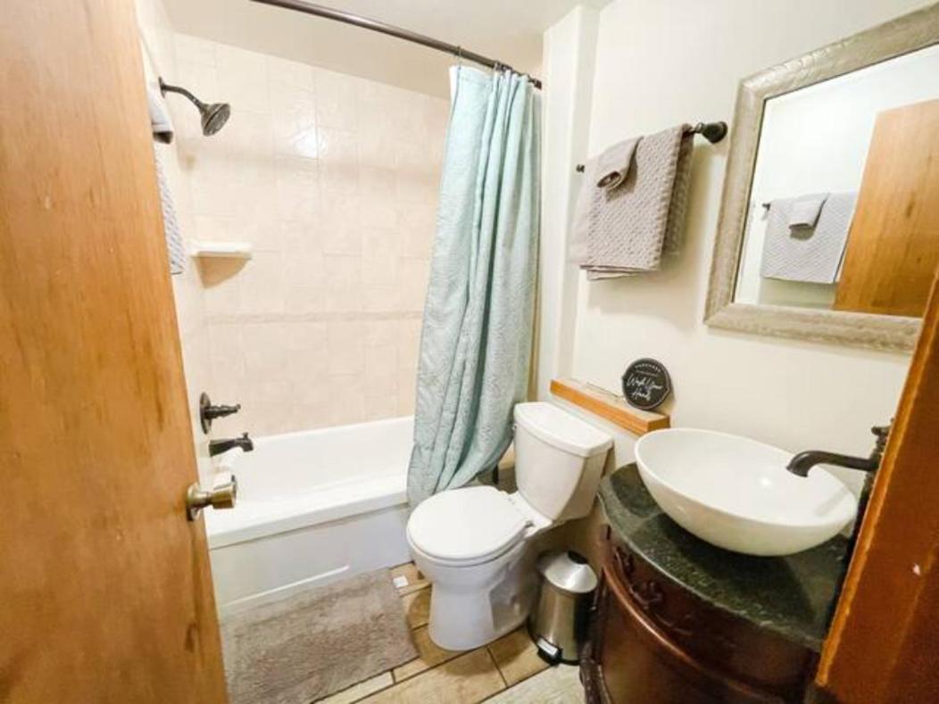 Private Mountain Cottage! King Bed * 8 Acres view 2