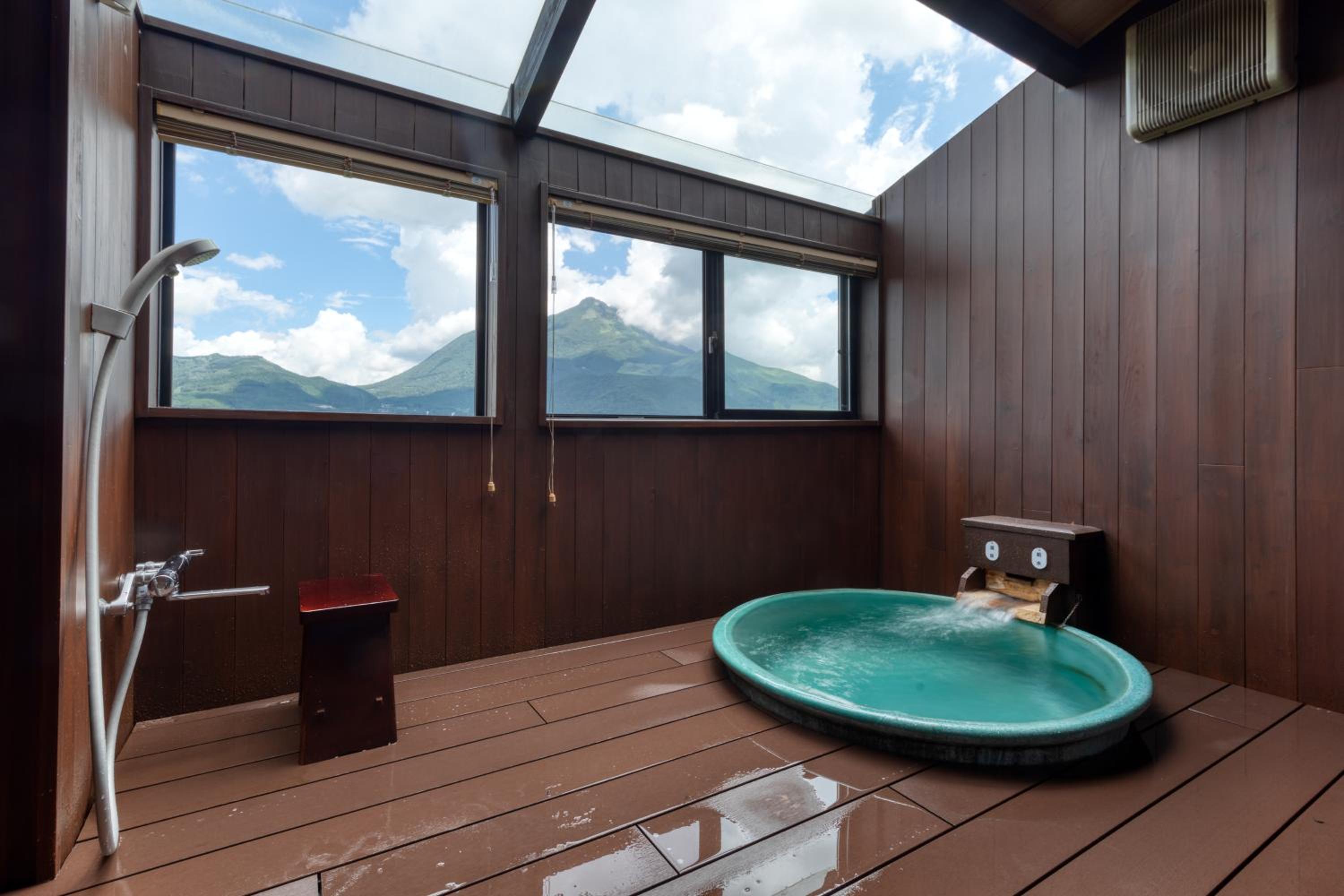 Yufuin Onsen Toshoan