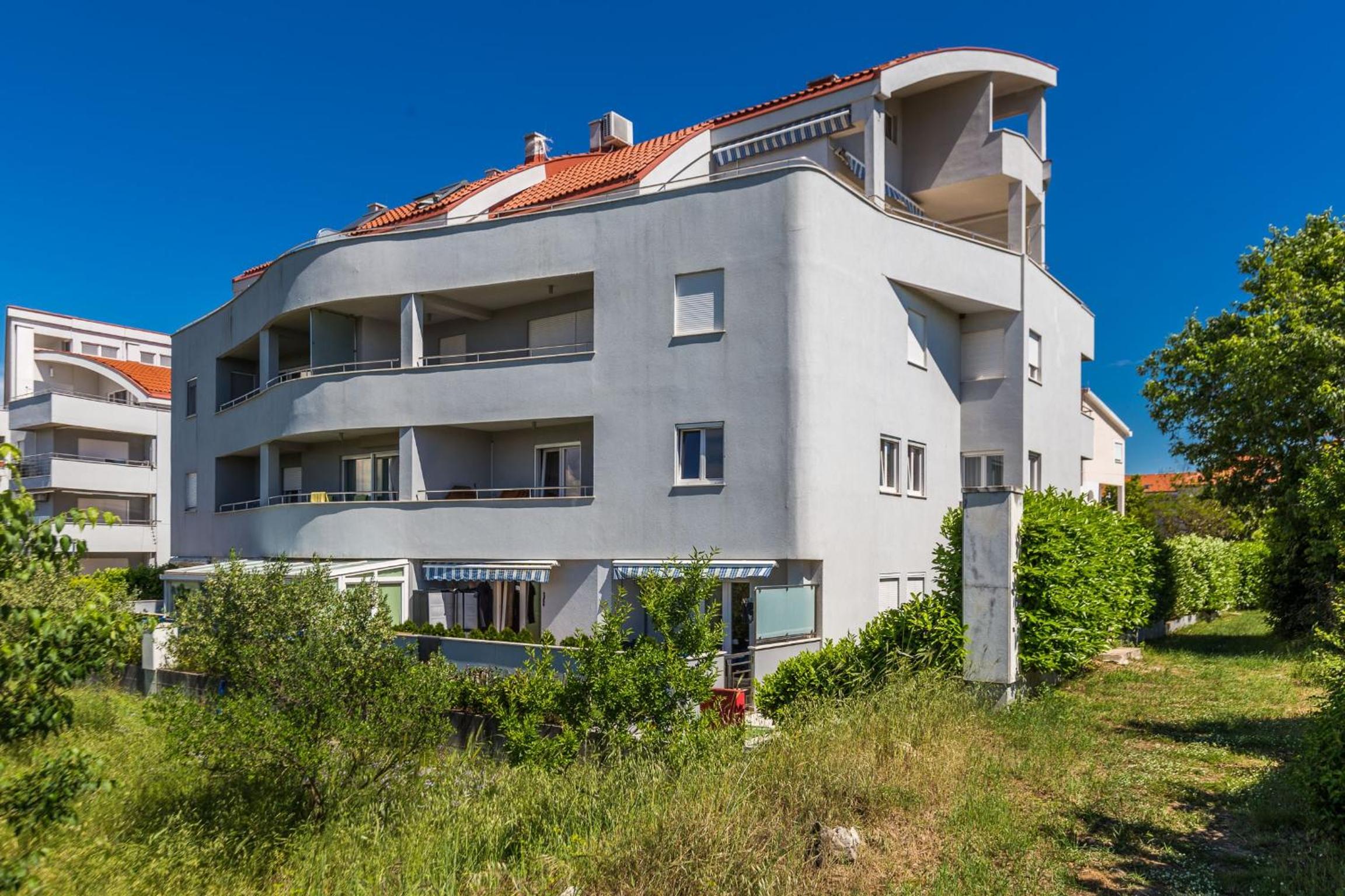 Adriano 2BR apartment with terrace view 4
