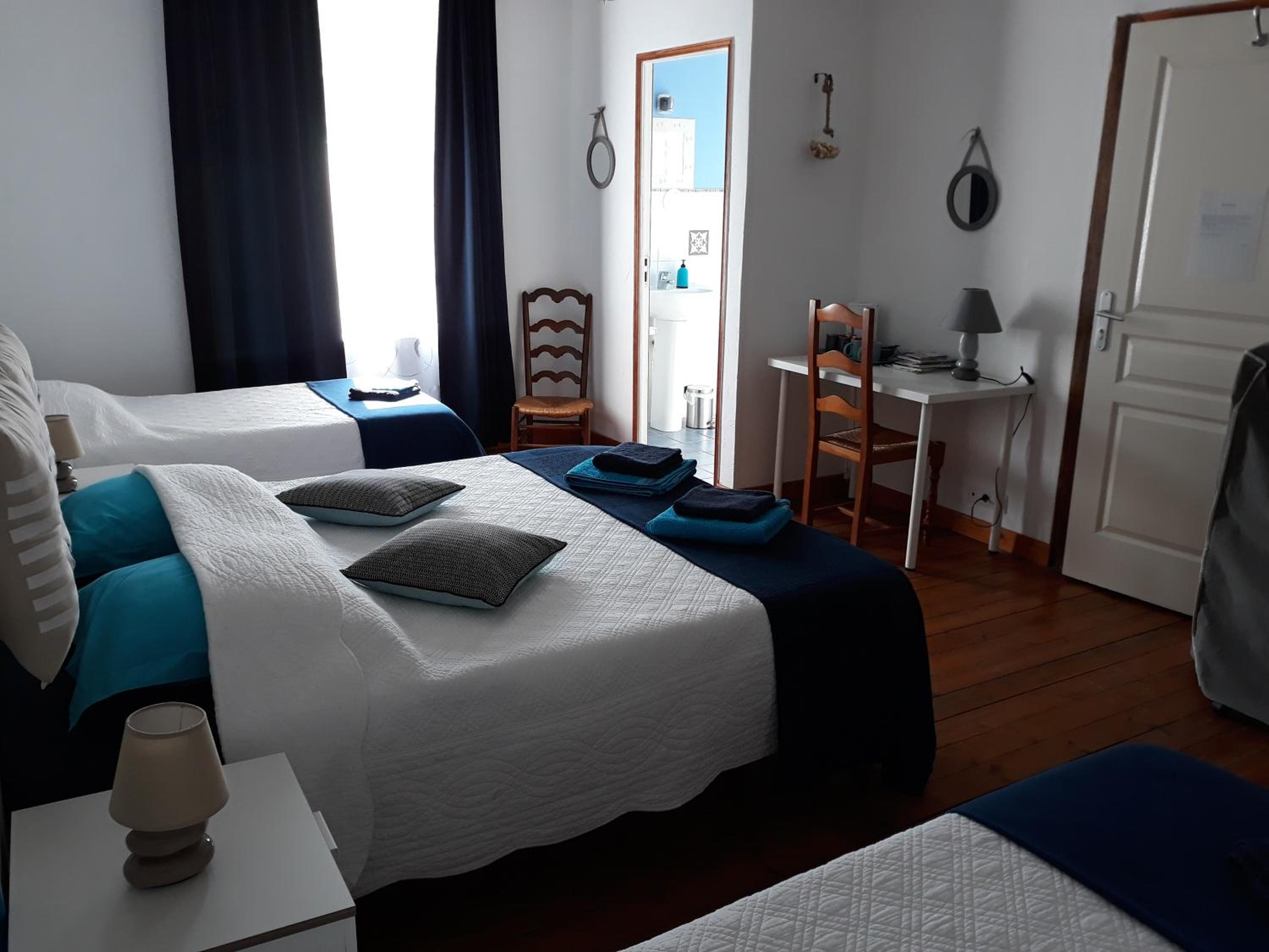At Lauriers Guest Rooms and Table d'Hôtes view 2