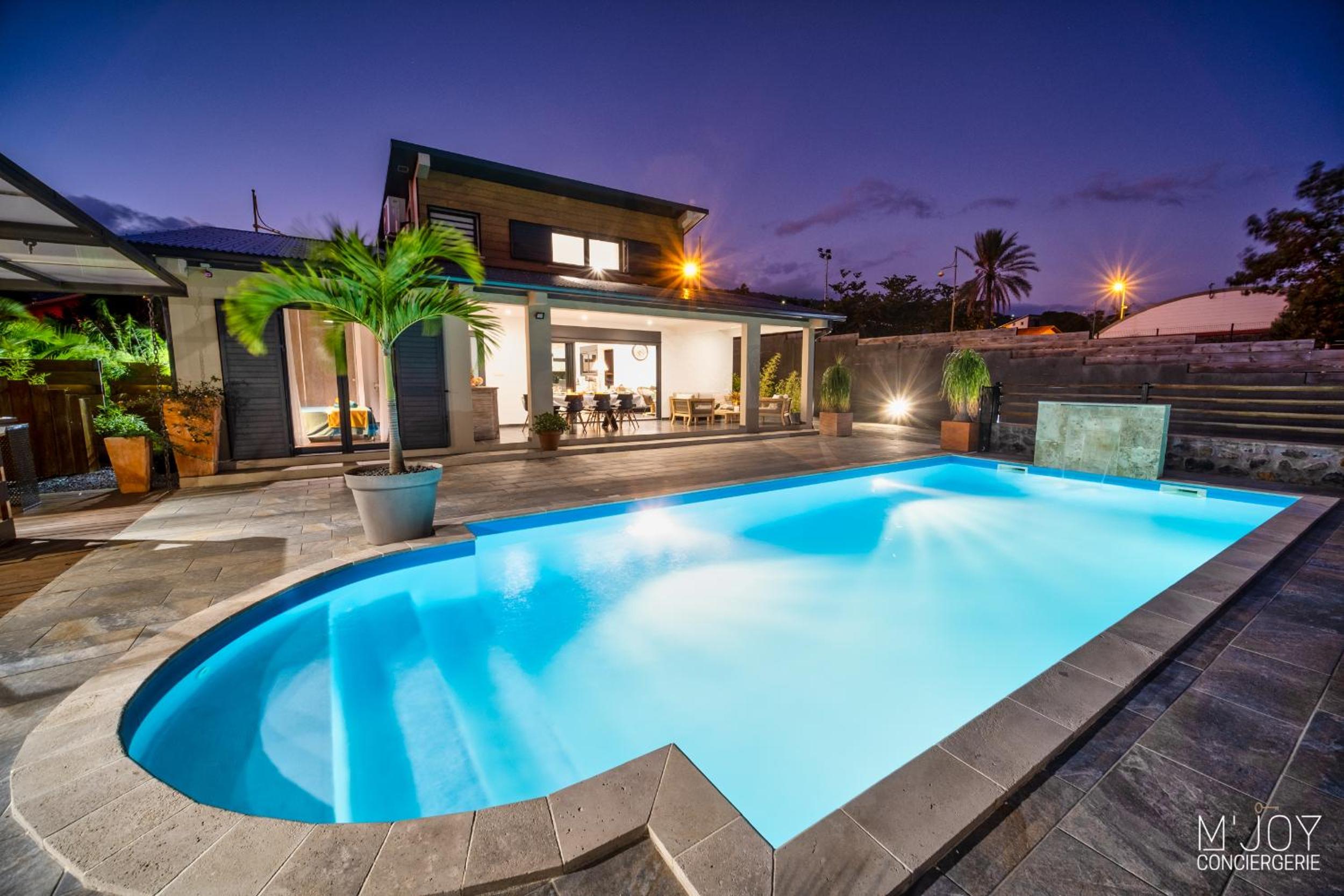 VILLA SYLBRIA - 4-bedroom villa heated pool & sea view view 5