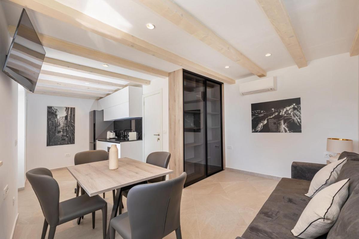 Stunning holiday house in the Old town by Irundo