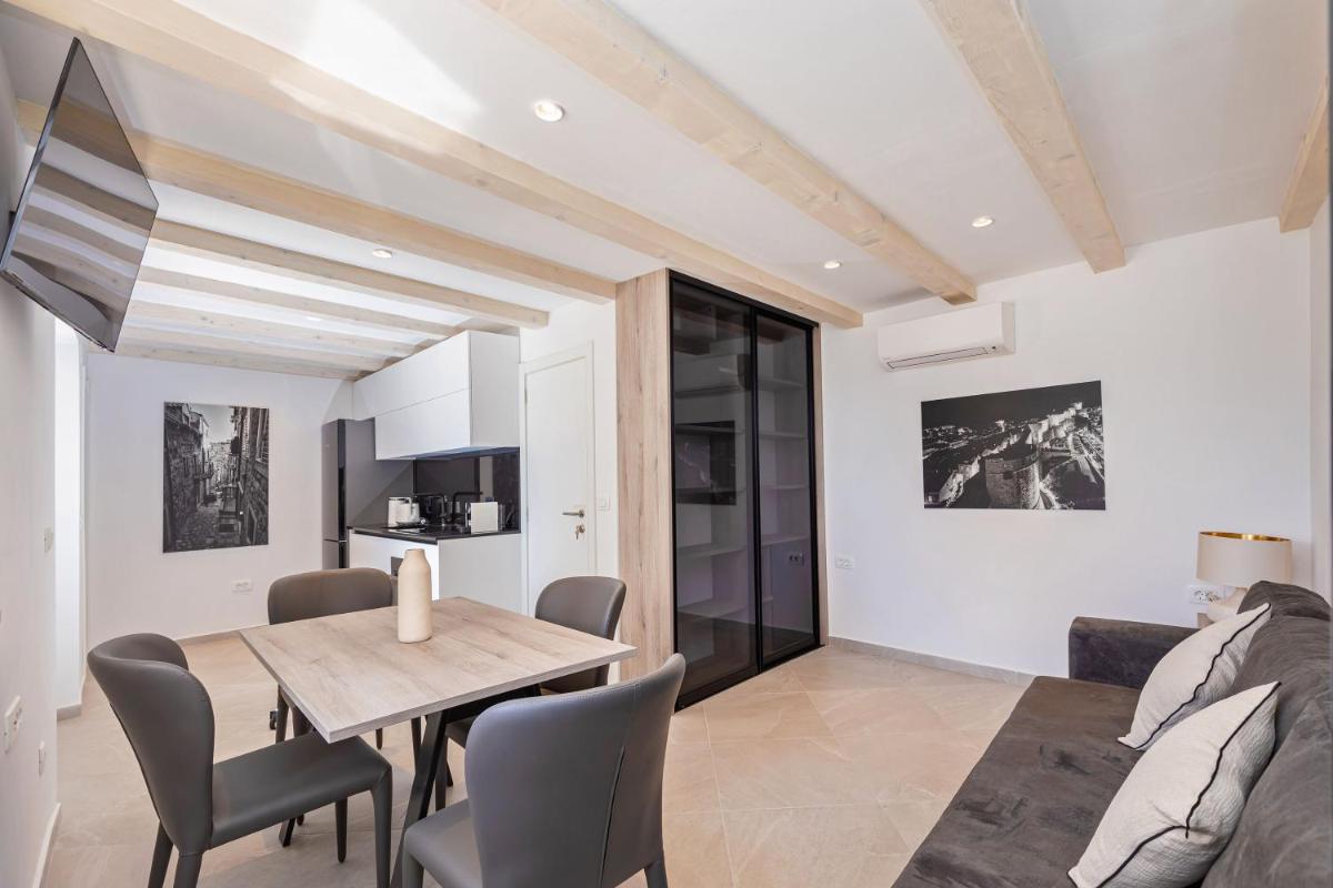 Stunning holiday house in the Old town by Irundo