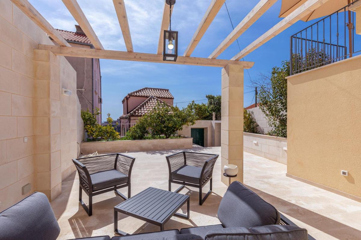 Stunning holiday house in the Old town by Irundo