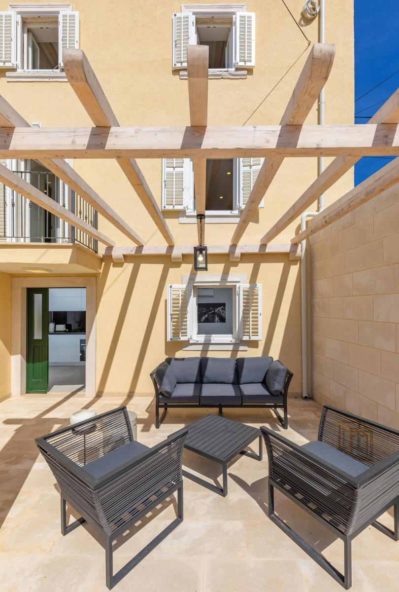 Stunning holiday house in the Old town by Irundo
