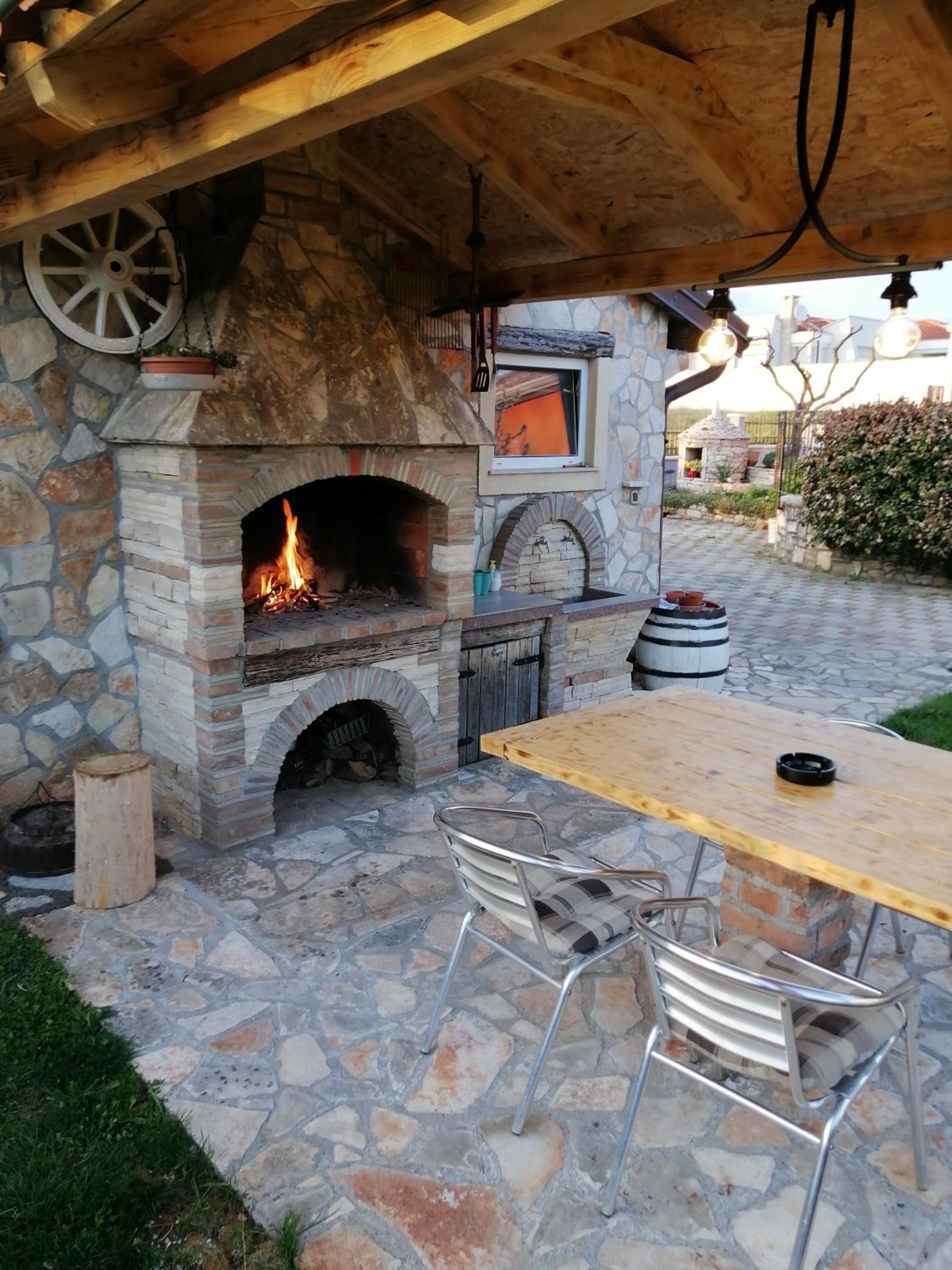 Photo 6