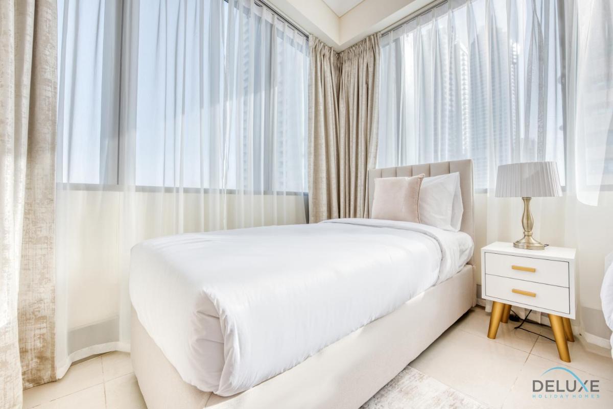 Ornate 2BR at Ocean Heights Dubai Marina By Deluxe Holiday Homes