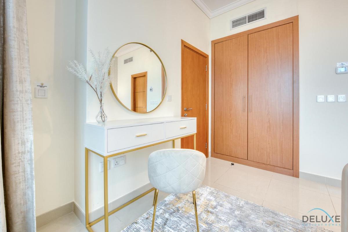 Ornate 2BR at Ocean Heights Dubai Marina By Deluxe Holiday Homes