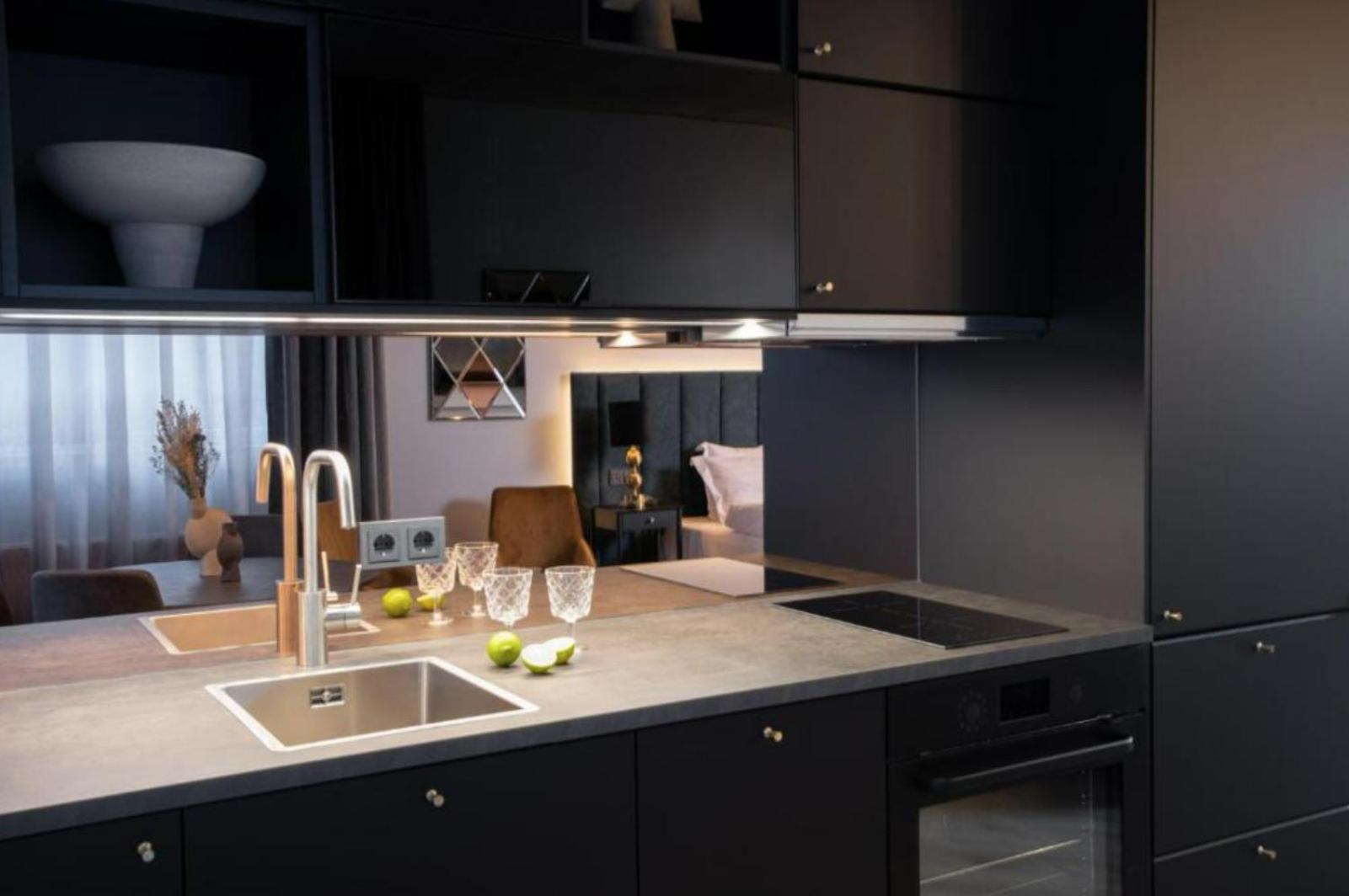 Backyard Apartments by Heimaleiga view 5