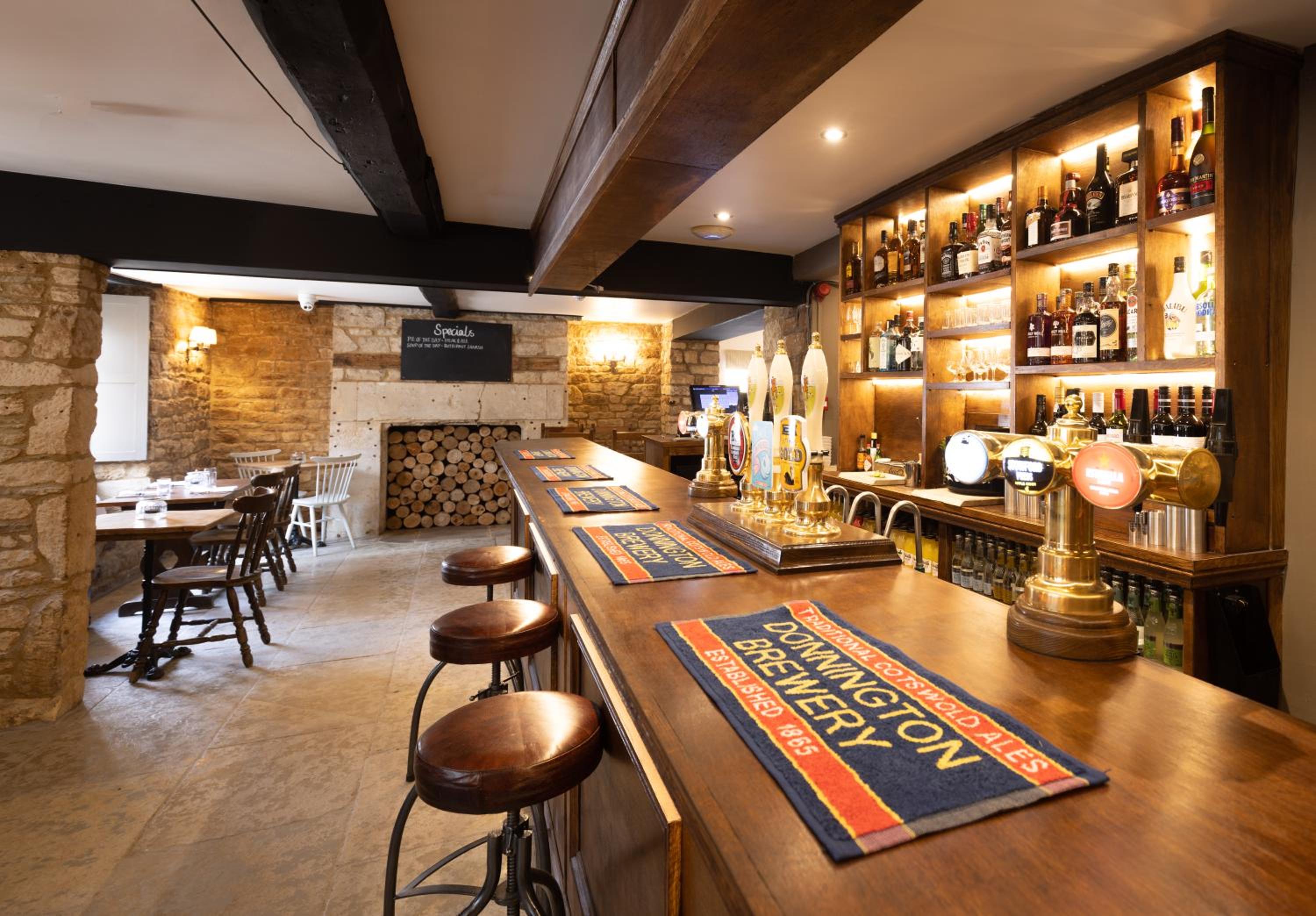 Hotel The Fox at Barrington - Image 1