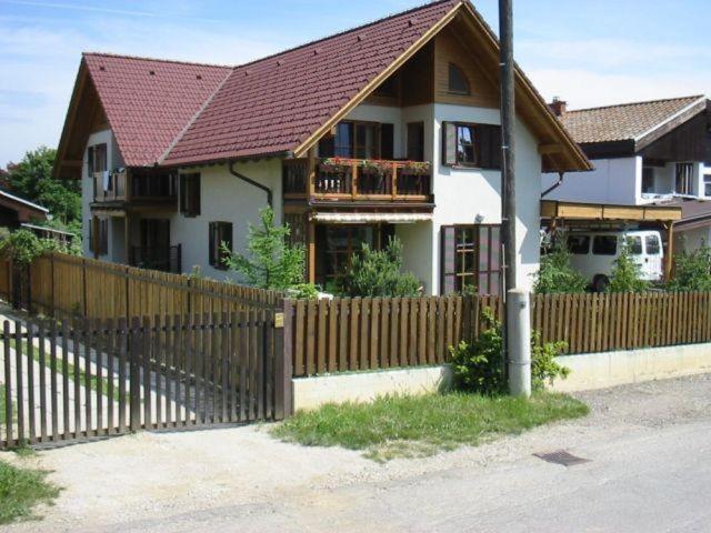 Photo 33