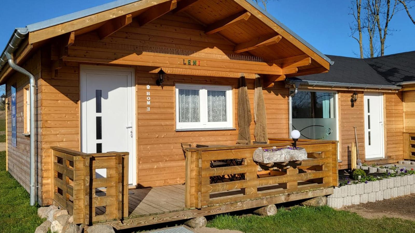 Peenehof Köppen - Ferienwohnungen & Schlaffässer